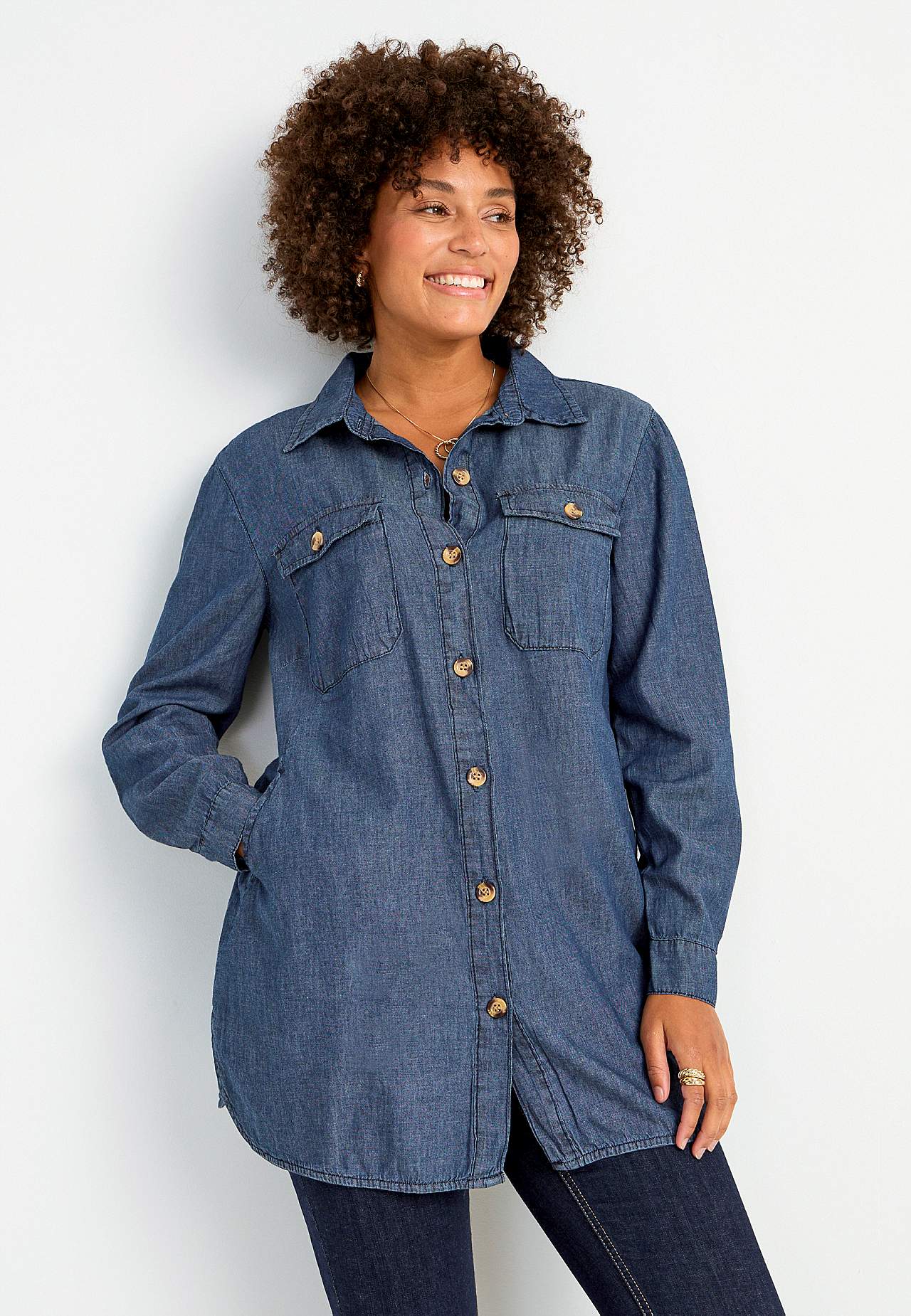 Langes Jeanshemd