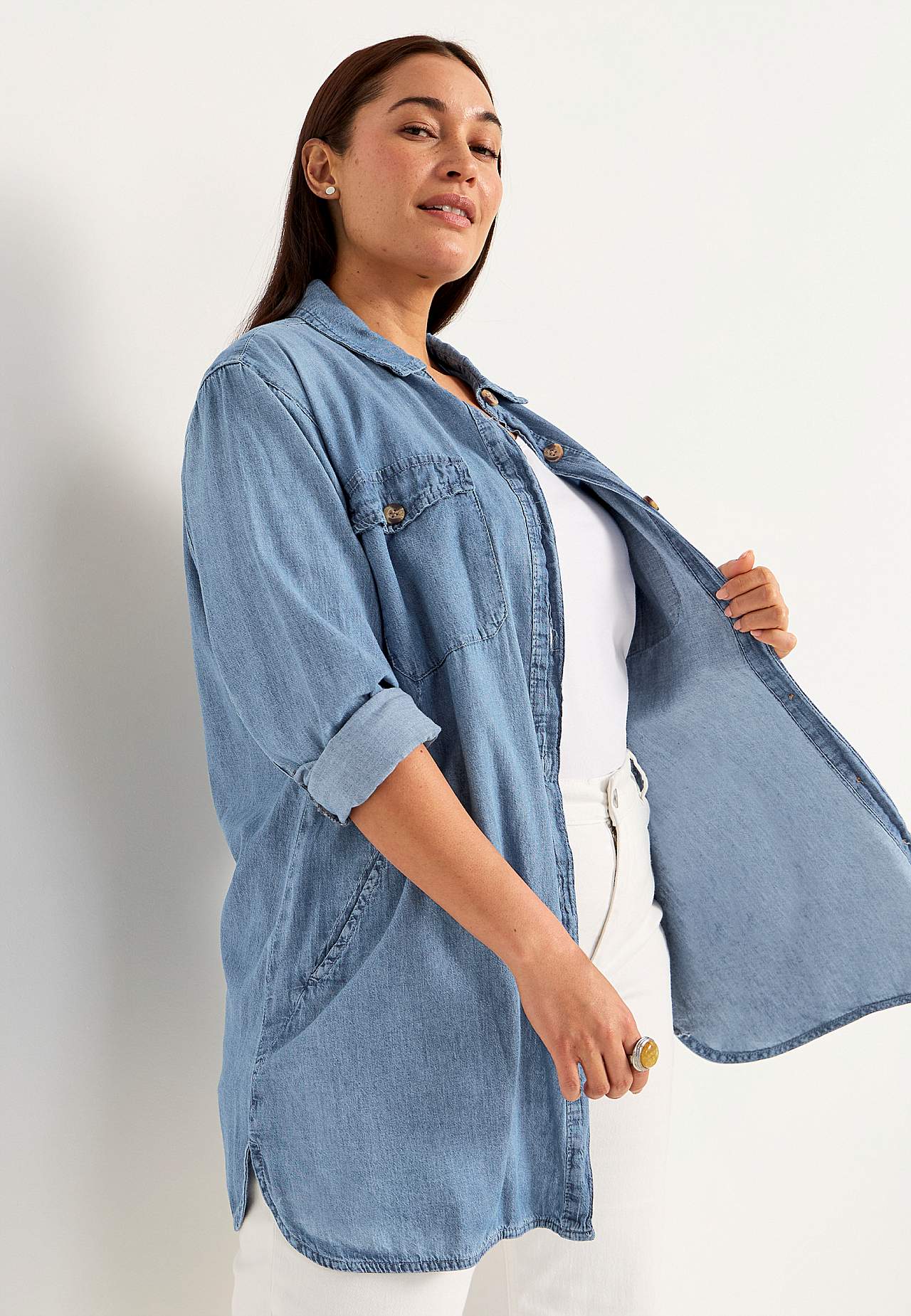 Langes Jeanshemd