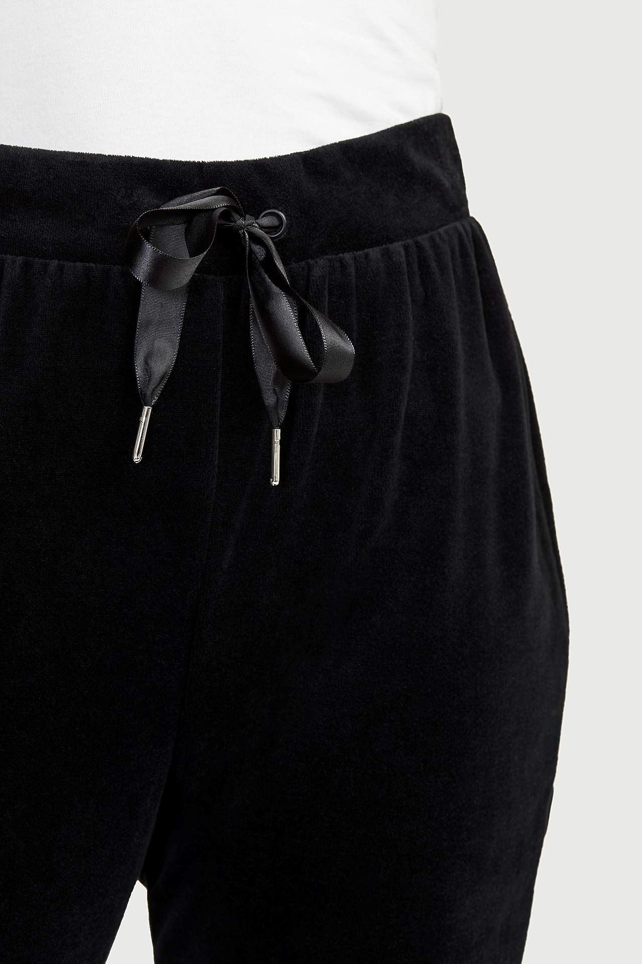 Samthose mit Bootcut-Schnitt