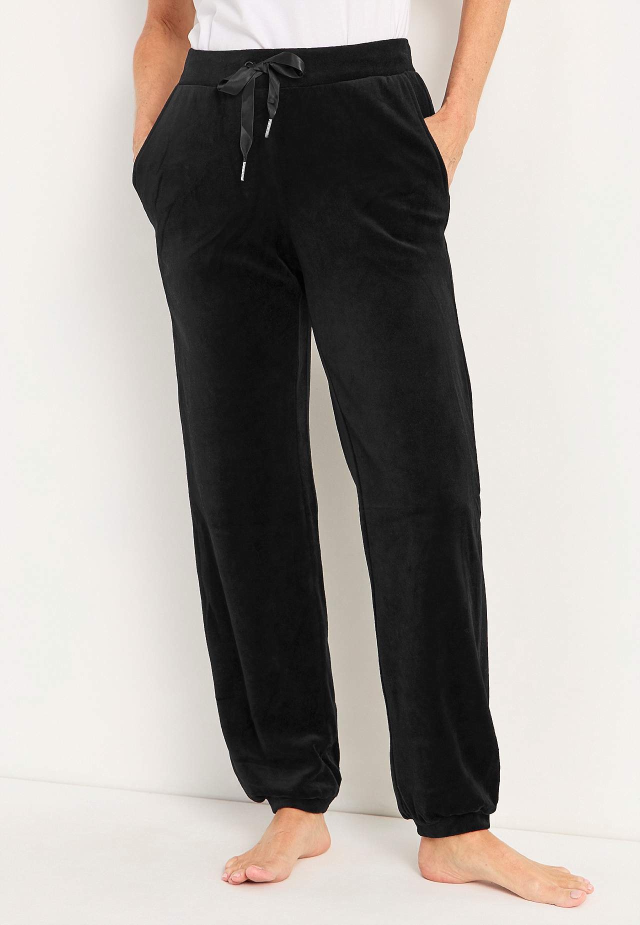 Samthose mit Manschette