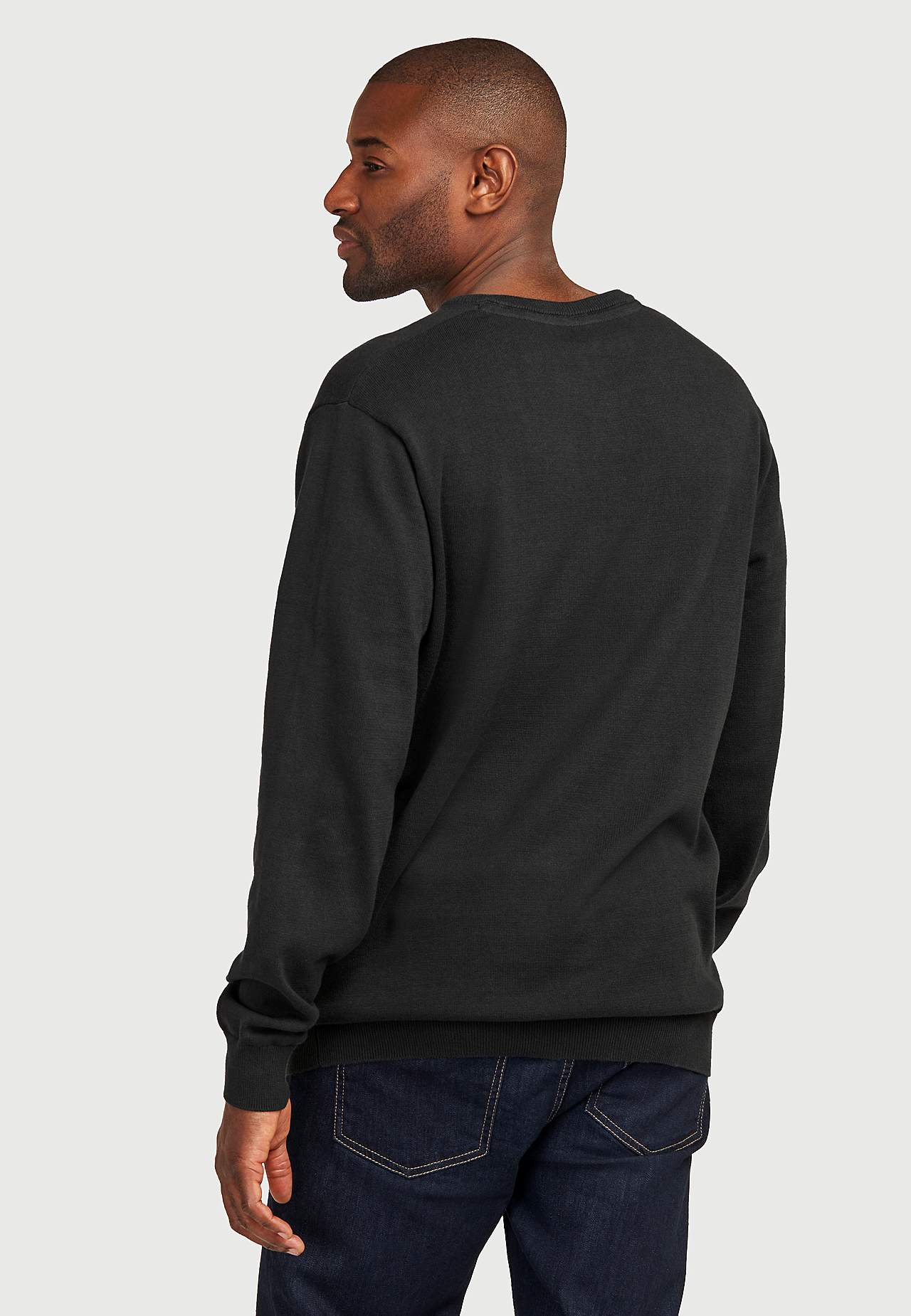 Langärmliger Pullover mit V-Ausschnitt