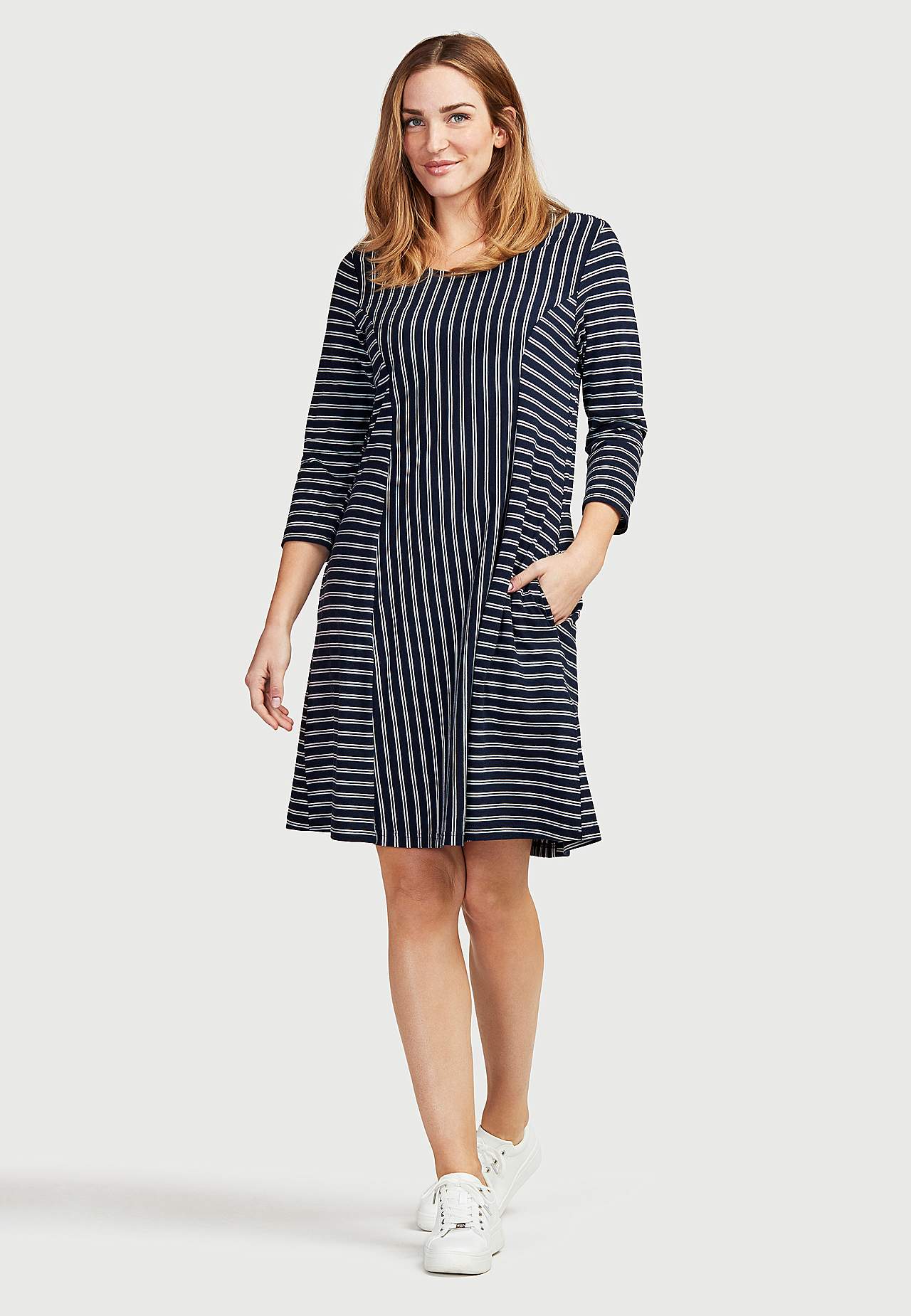 Gemustertes Jerseykleid mit Seitentaschen
