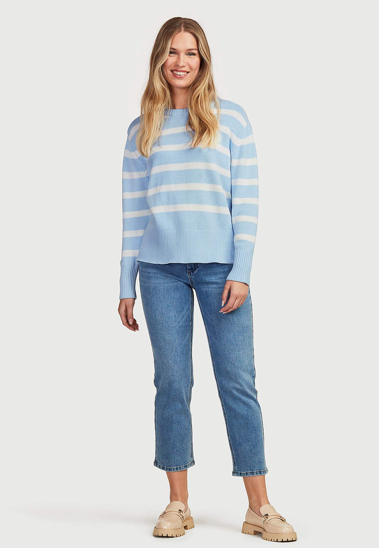 Gestreifter, kurzer Pullover