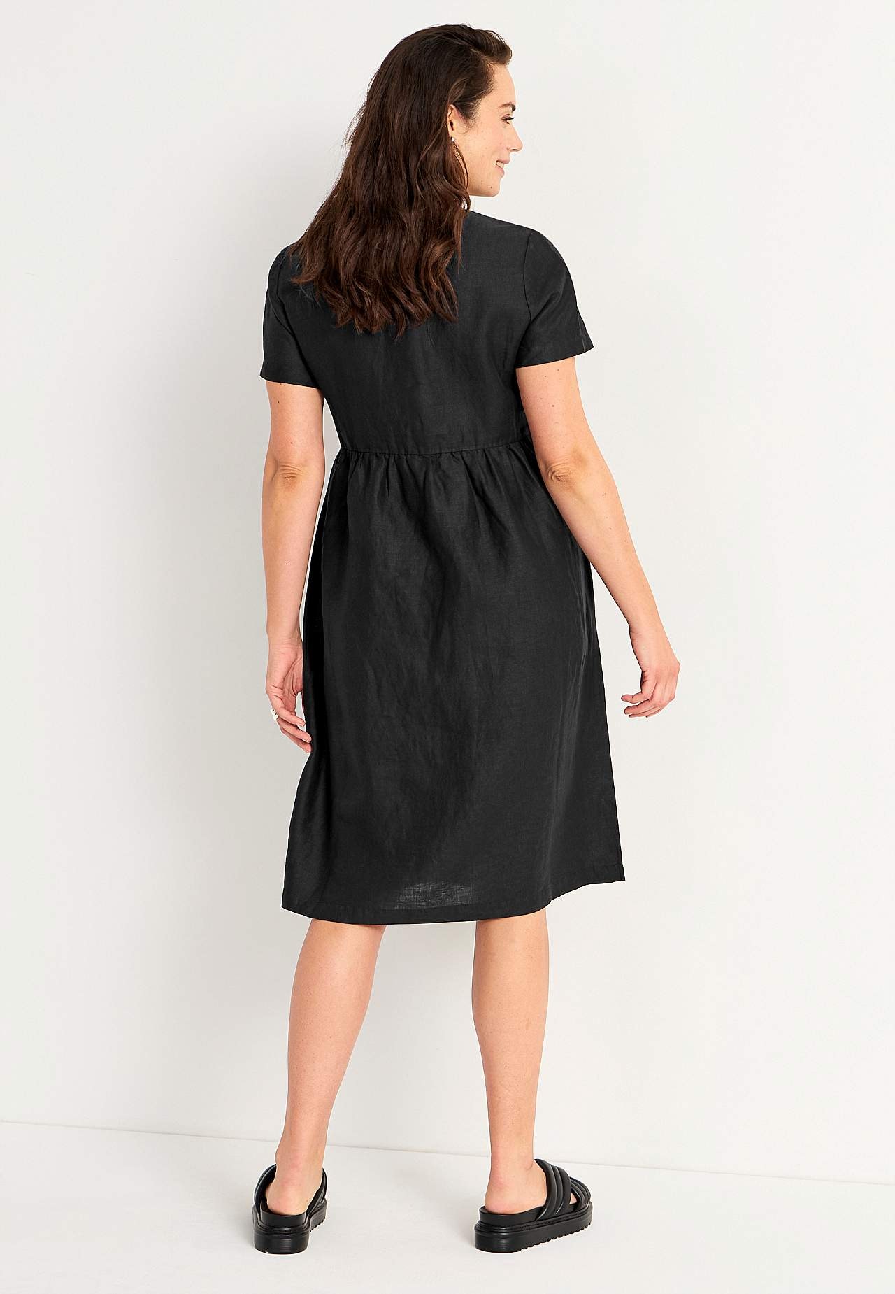 Leinenkleid Premium mit kurzem Ärmel