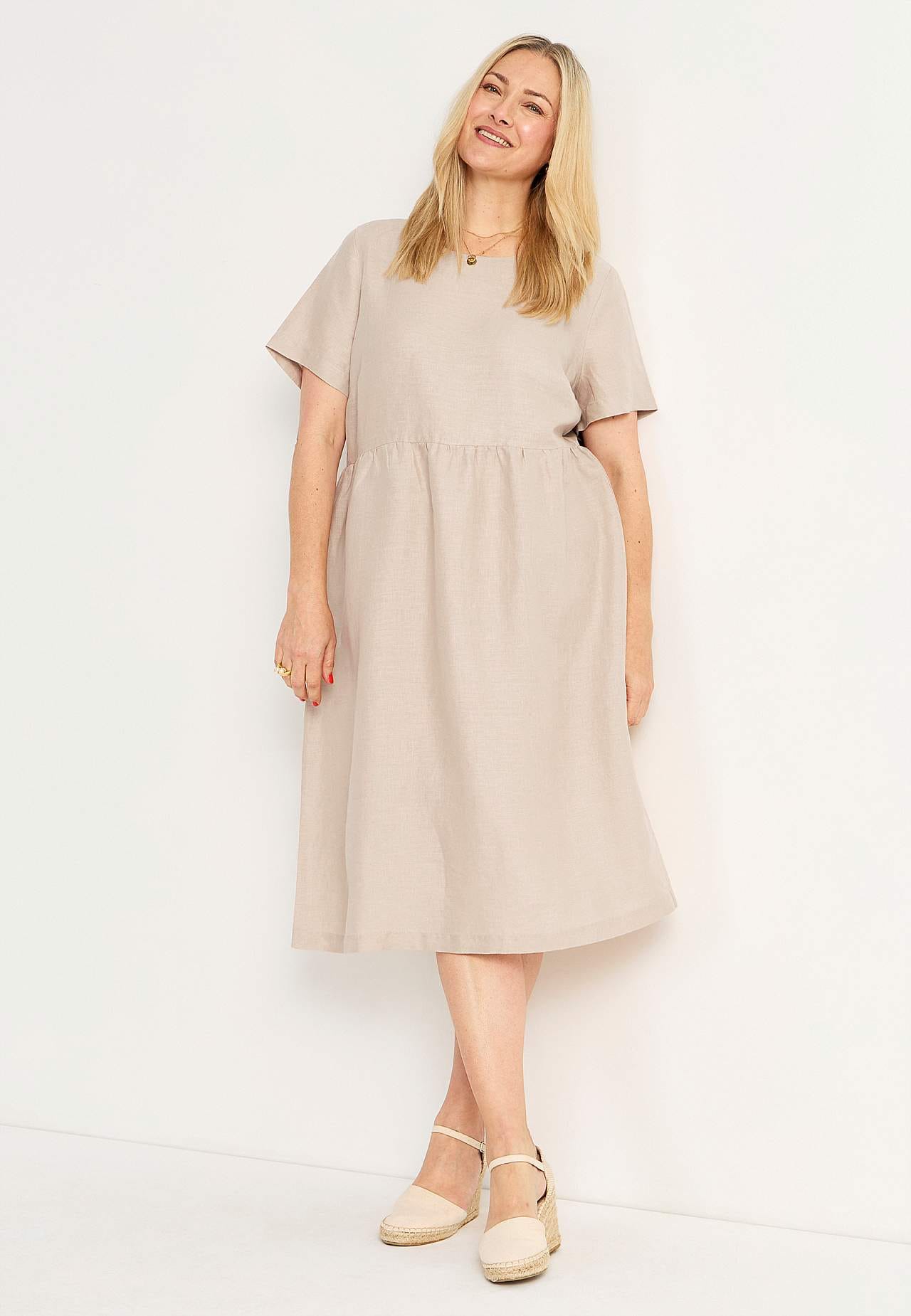 Leinenkleid Premium mit kurzem Ärmel