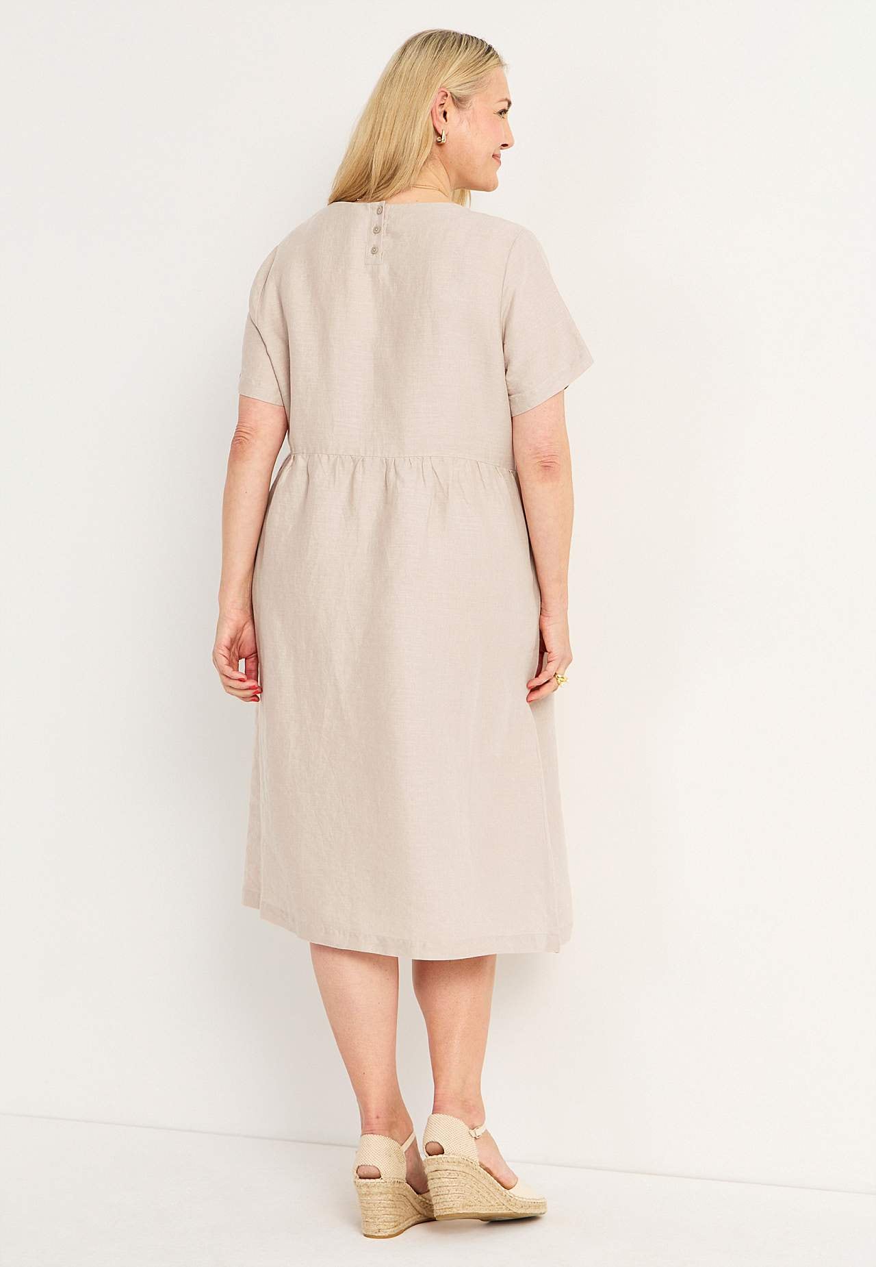 Leinenkleid Premium mit kurzem Ärmel