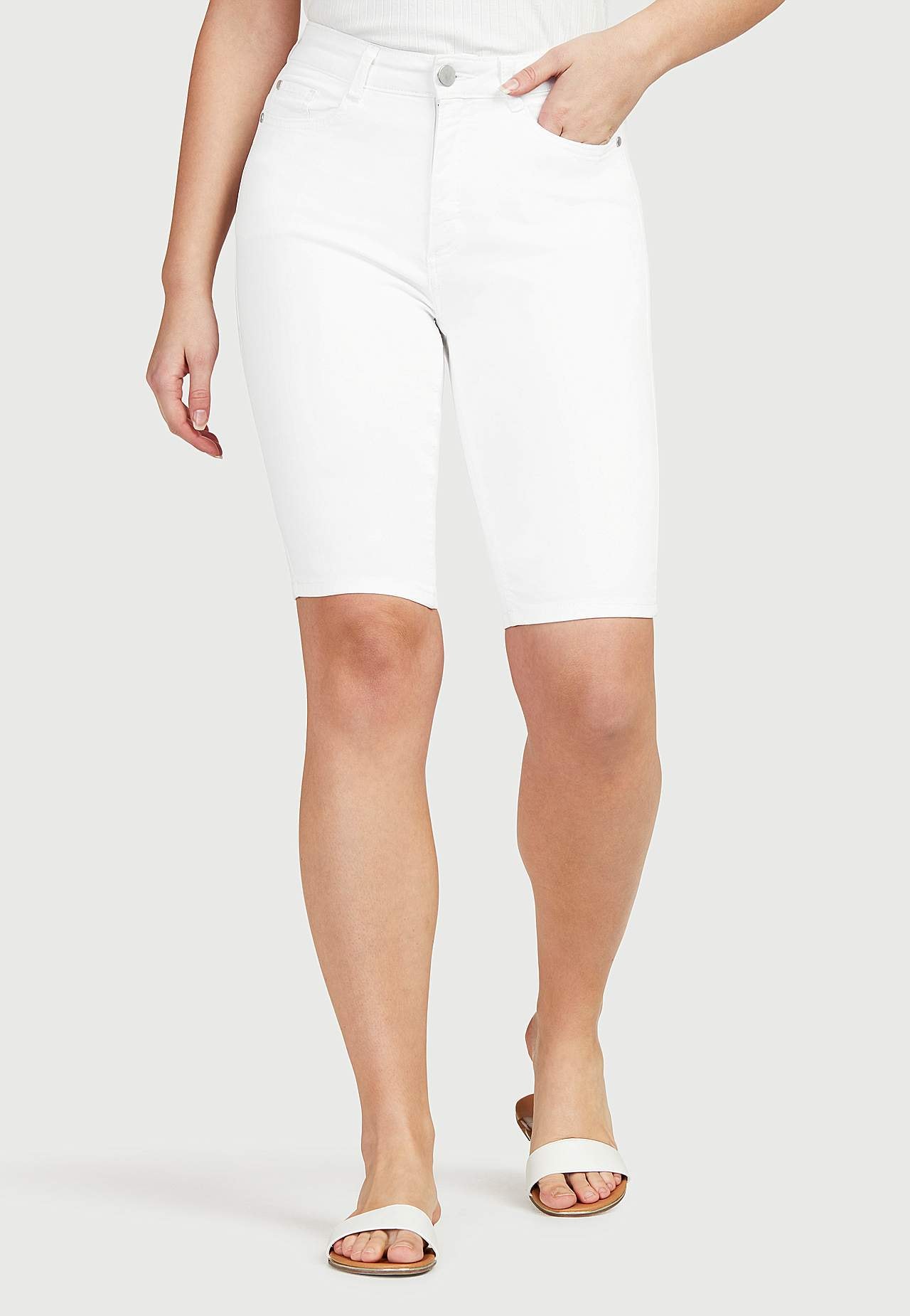 Elastische Denim-Shorts mit langem Bein Ella