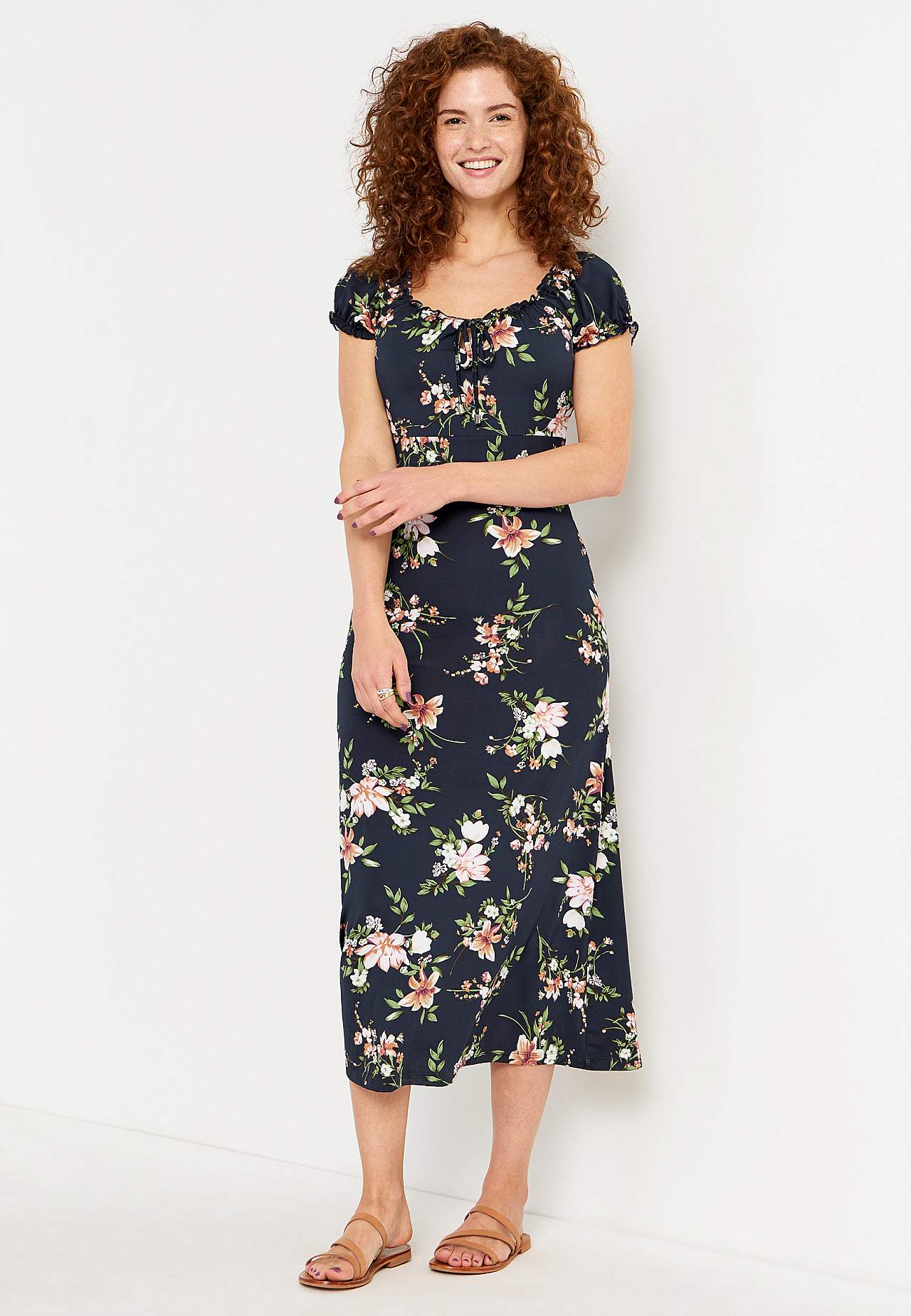 Langes, gemustertes schulterfreies Kleid