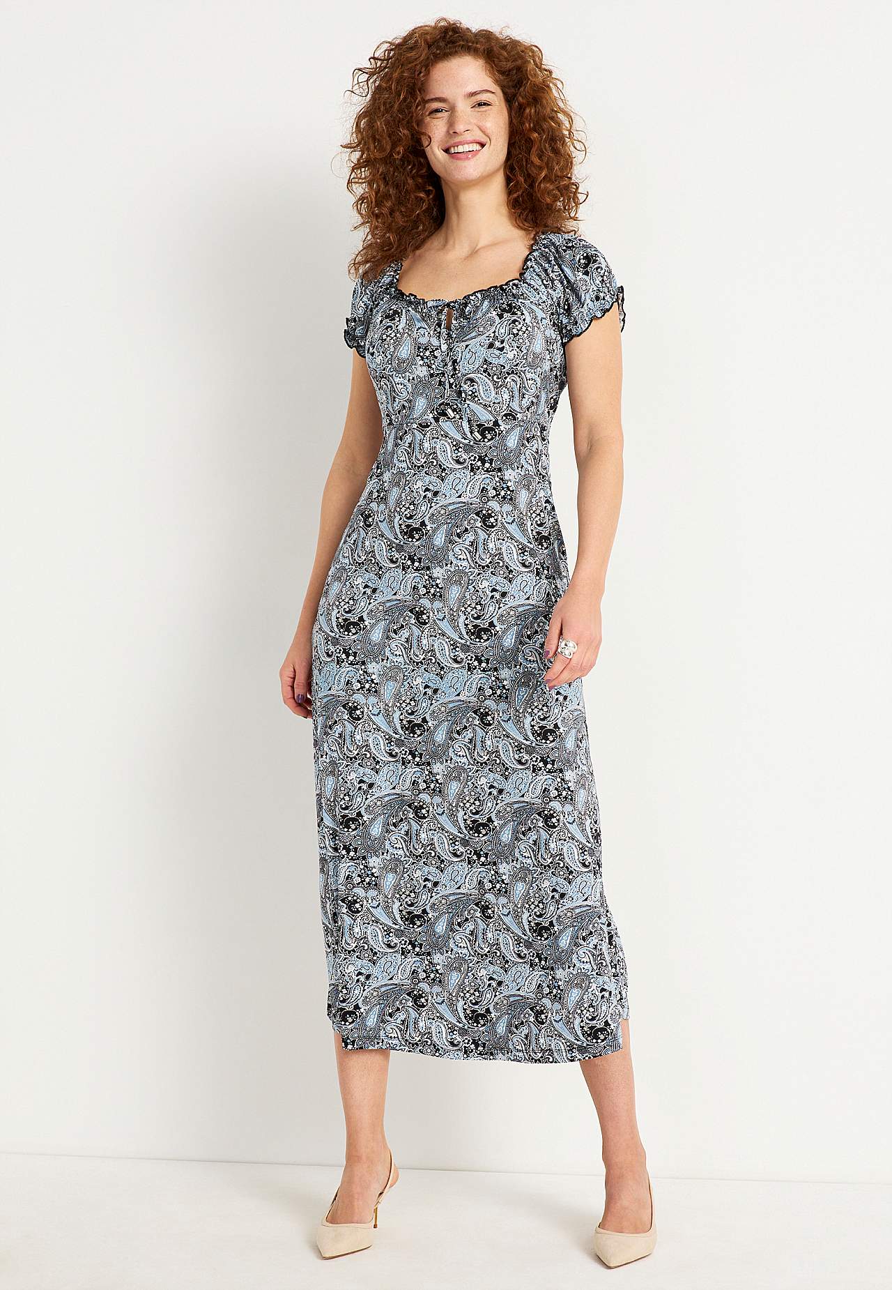 Langes, gemustertes schulterfreies Kleid