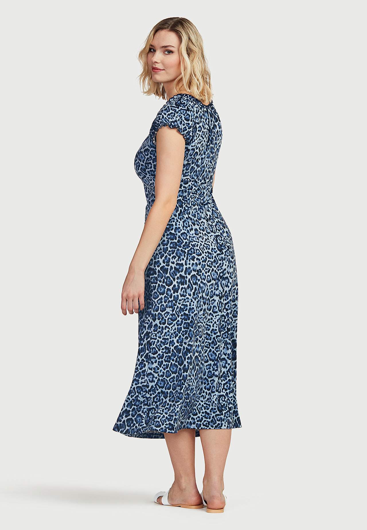 Langes, gemustertes schulterfreies Kleid
