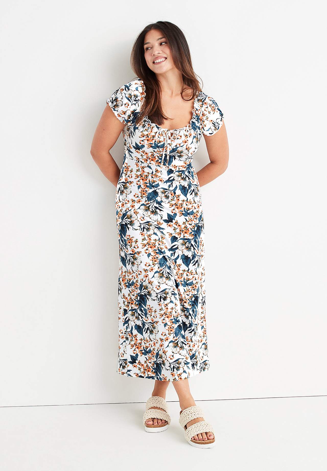 Langes, gemustertes schulterfreies Kleid