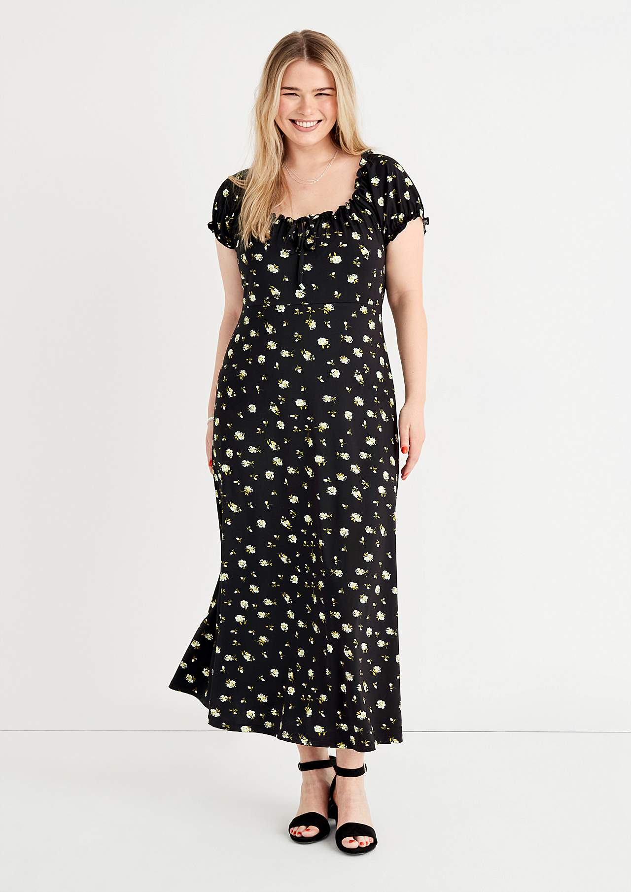 Langes, gemustertes schulterfreies Kleid