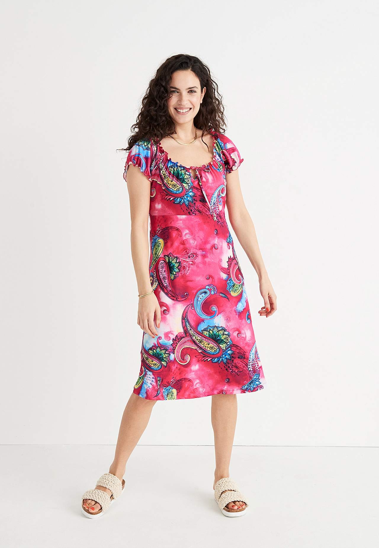 Gemustertes schulterfreies Kleid