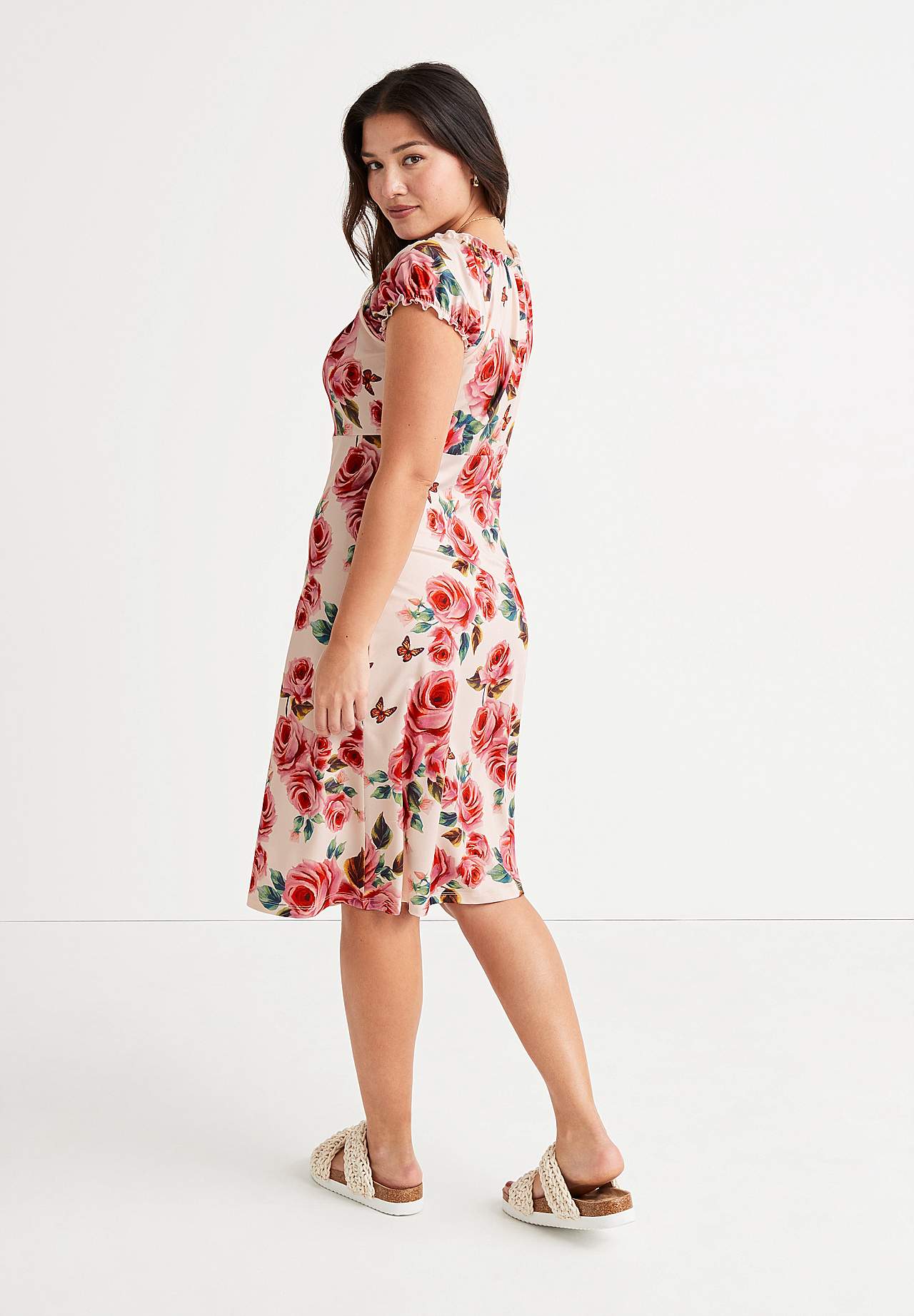 Gemustertes schulterfreies Kleid
