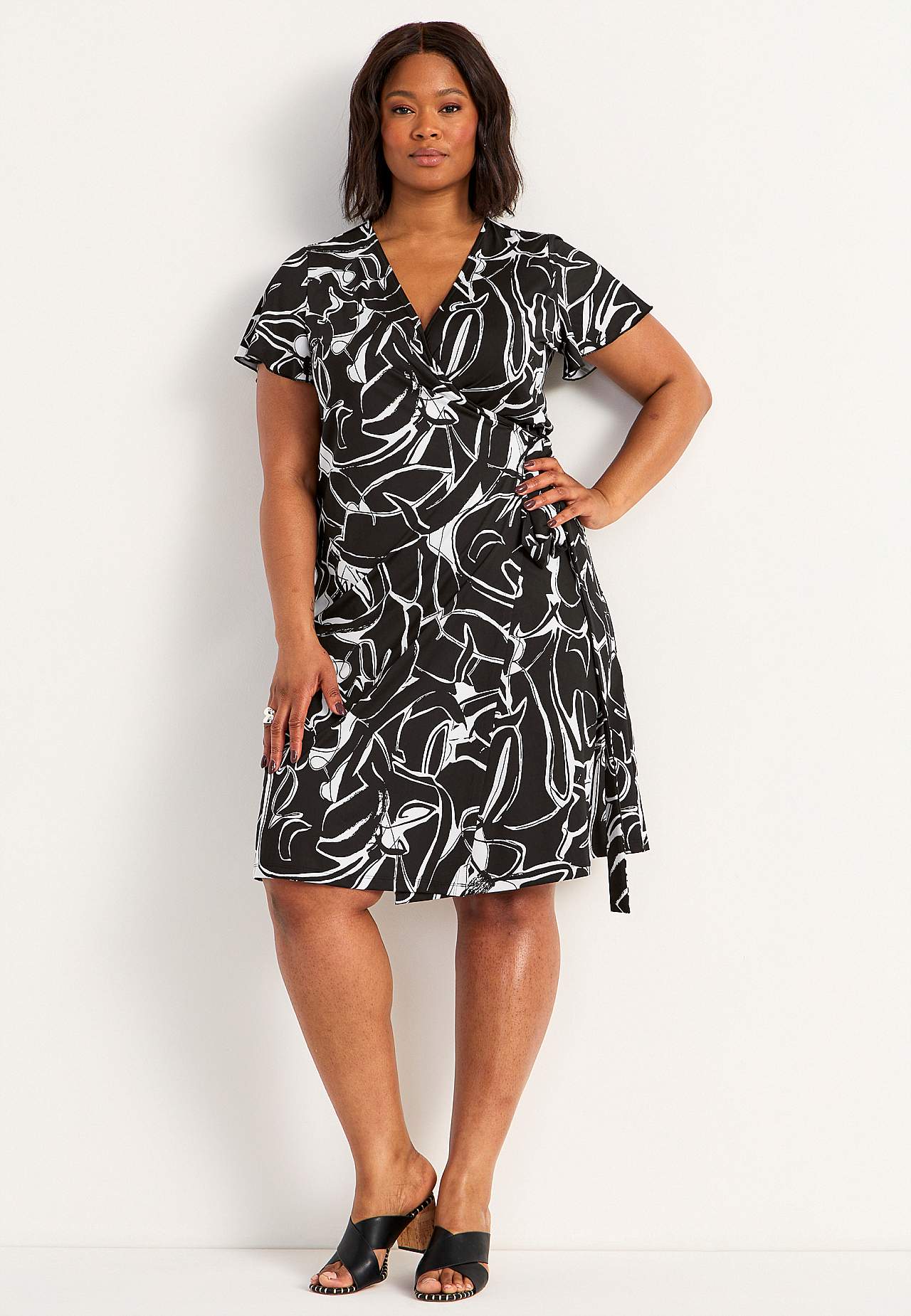 Gemustertes Front-Wickelkleid aus Jersey
