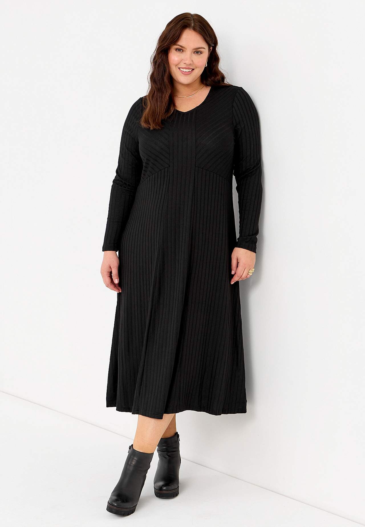 Langes Jersey-Kleid im Rippenstrick