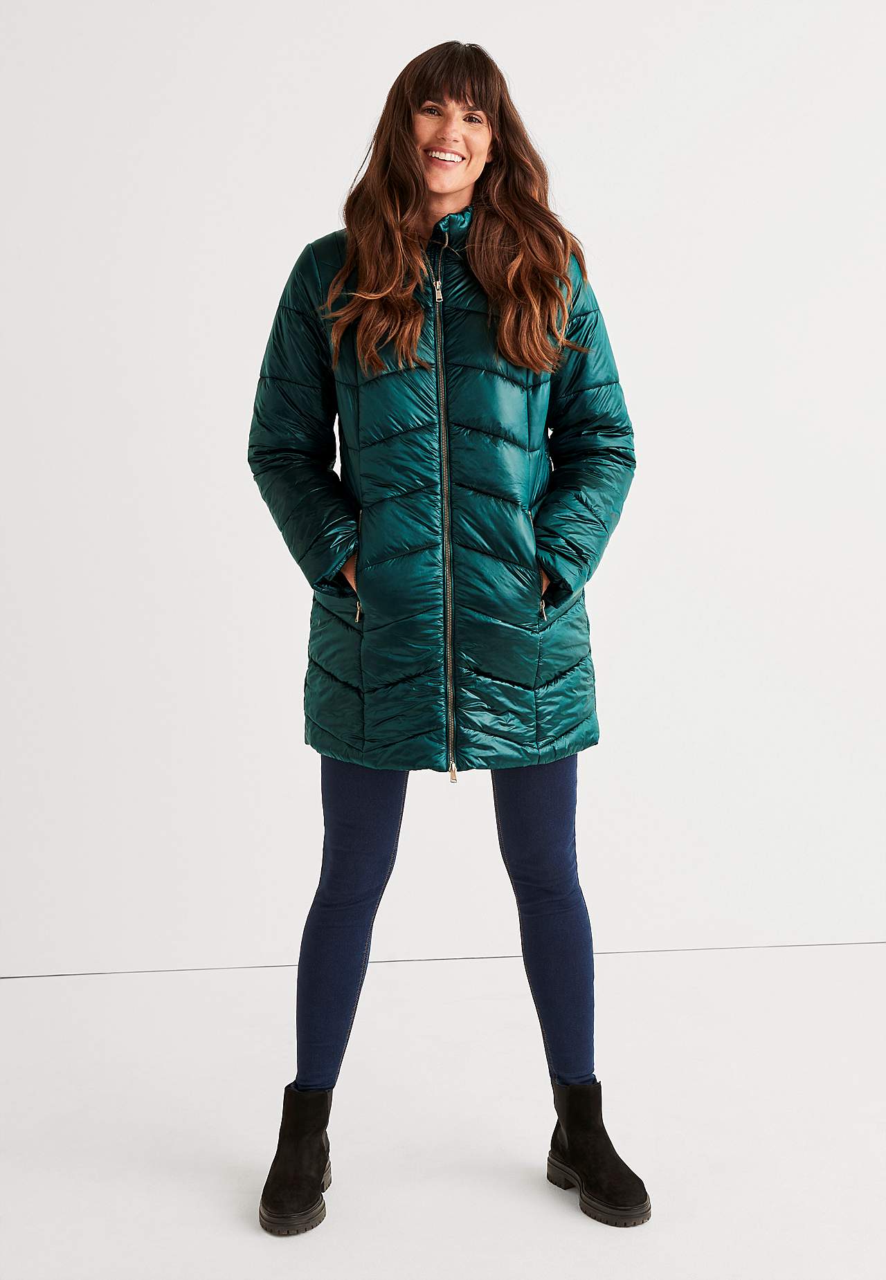Gepolsterte Jacke mit schimmerndem Stoff