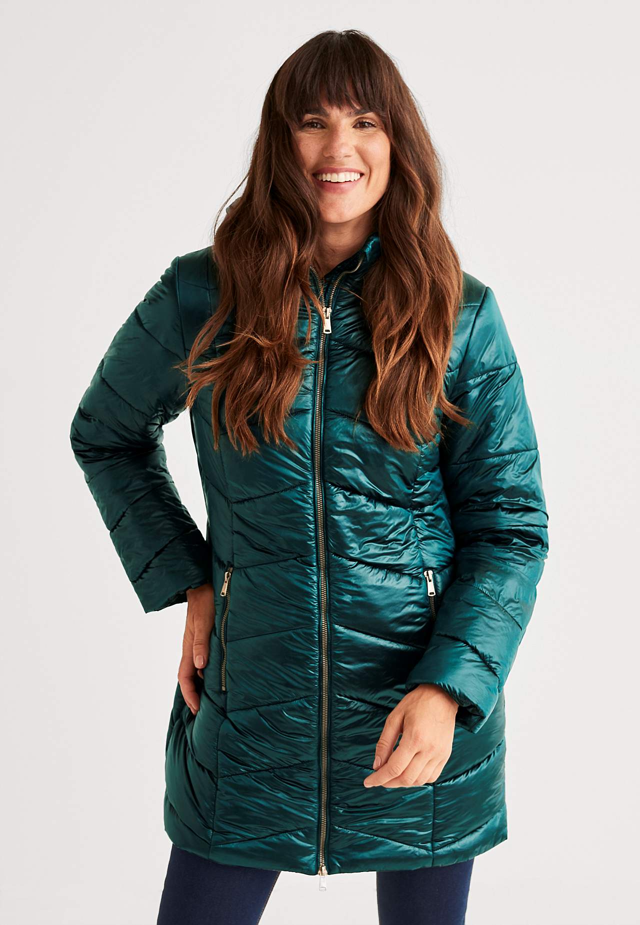 Gepolsterte Jacke mit schimmerndem Stoff