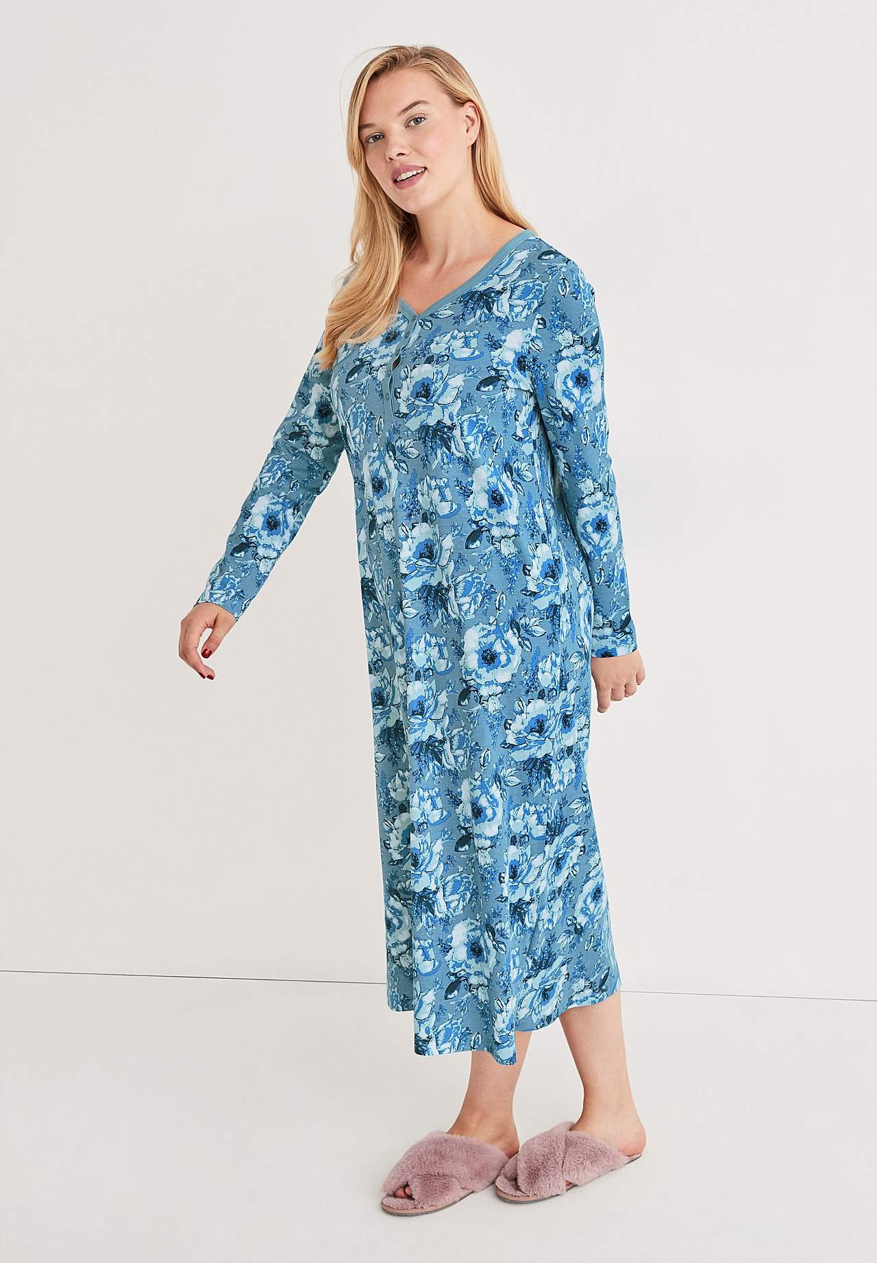 Nachthemd mit einem Blumen-Muster