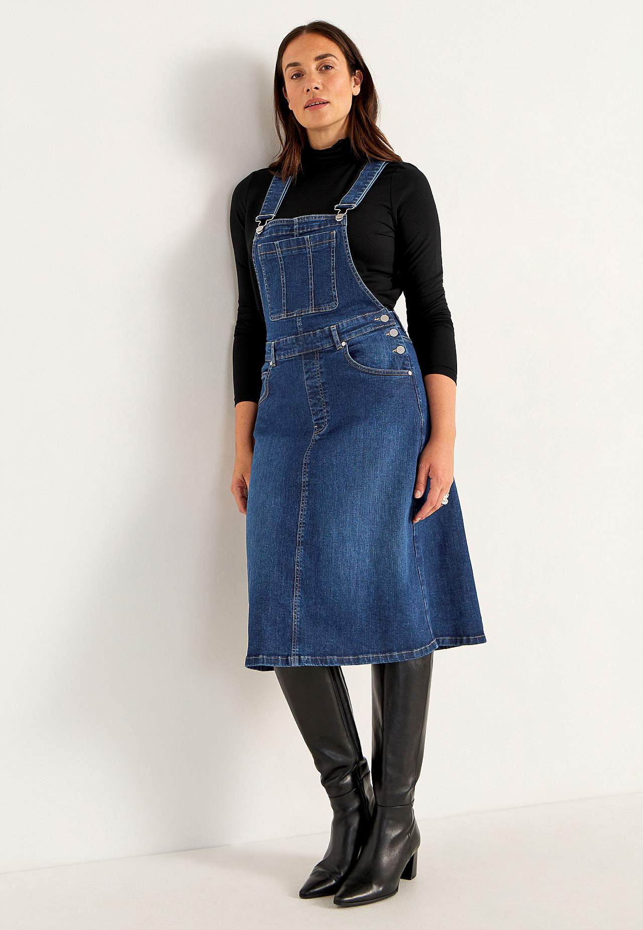 Latzkleid aus Denim