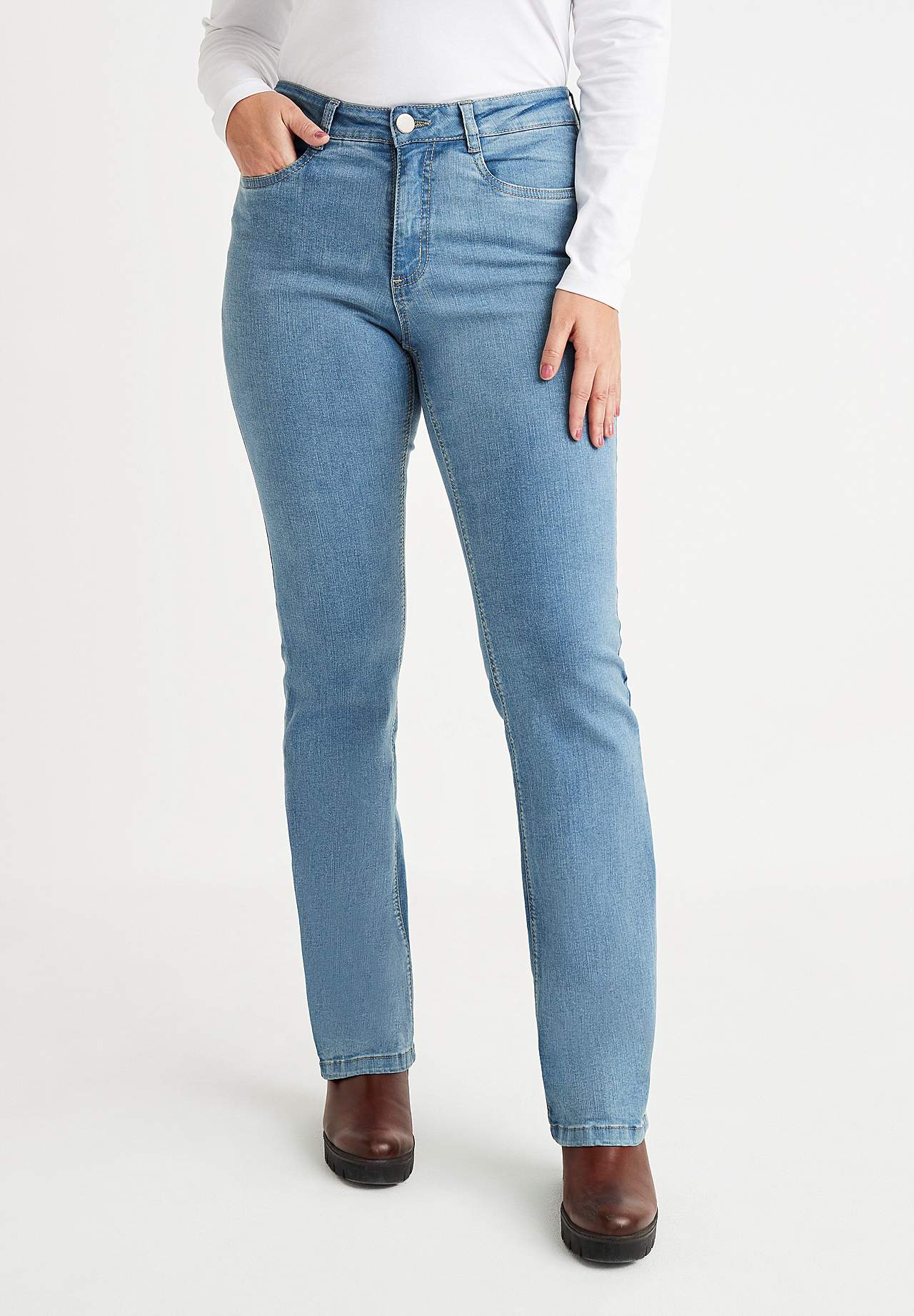 Sanft ausgestellte Jeans Nikita