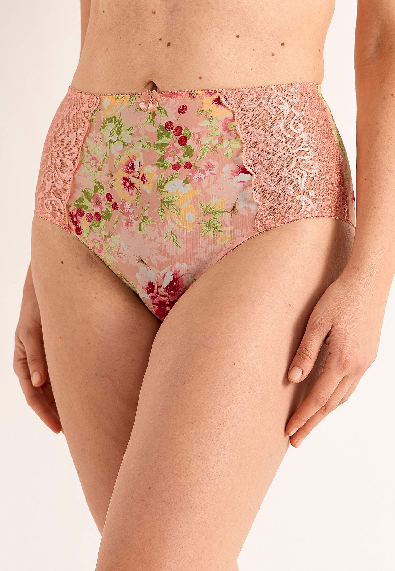 Maxi-Slip mit Spitze an den Seiten Mia/Sandra