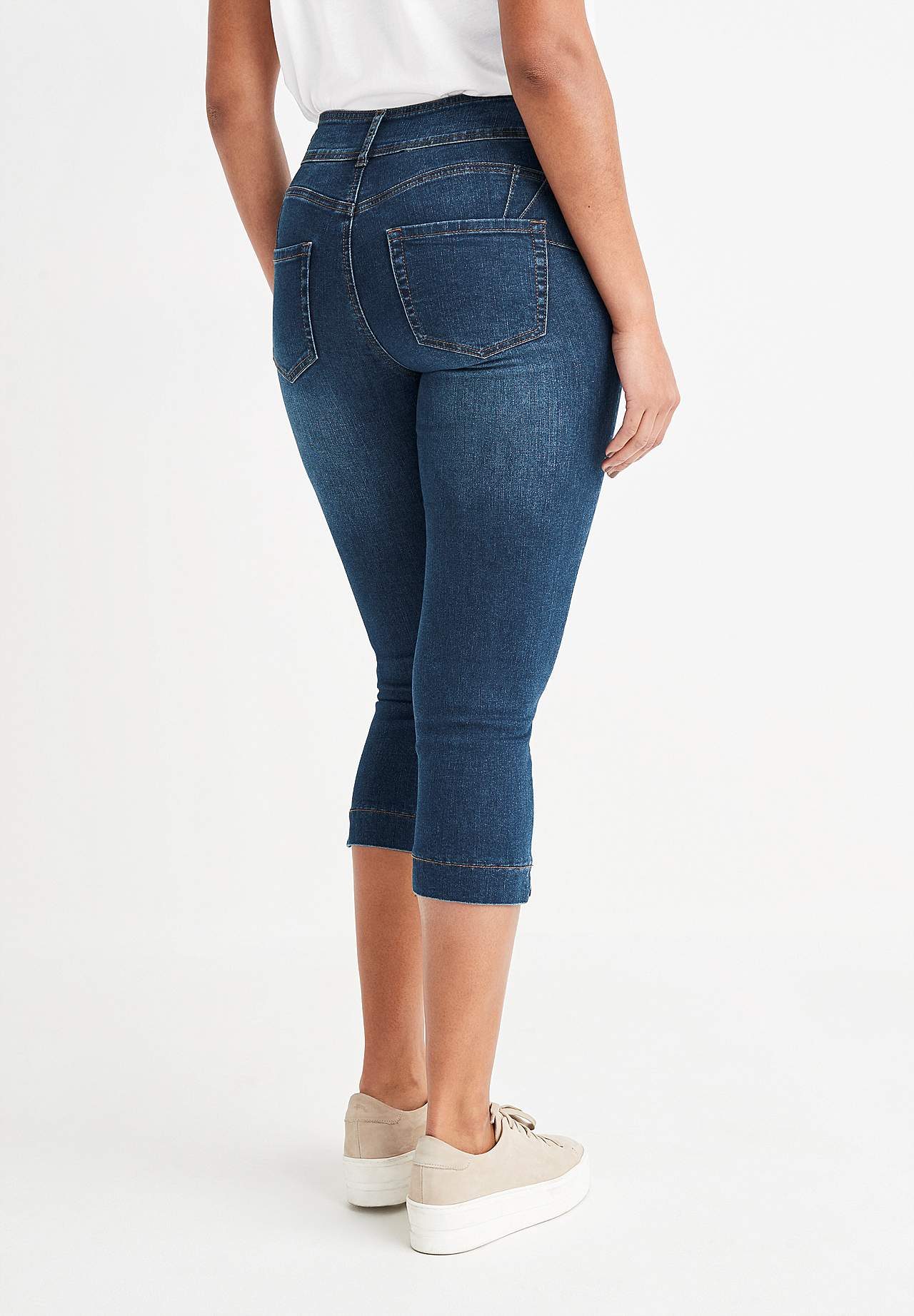Elastische Cropped Jeans mit modellierendem Effekt
