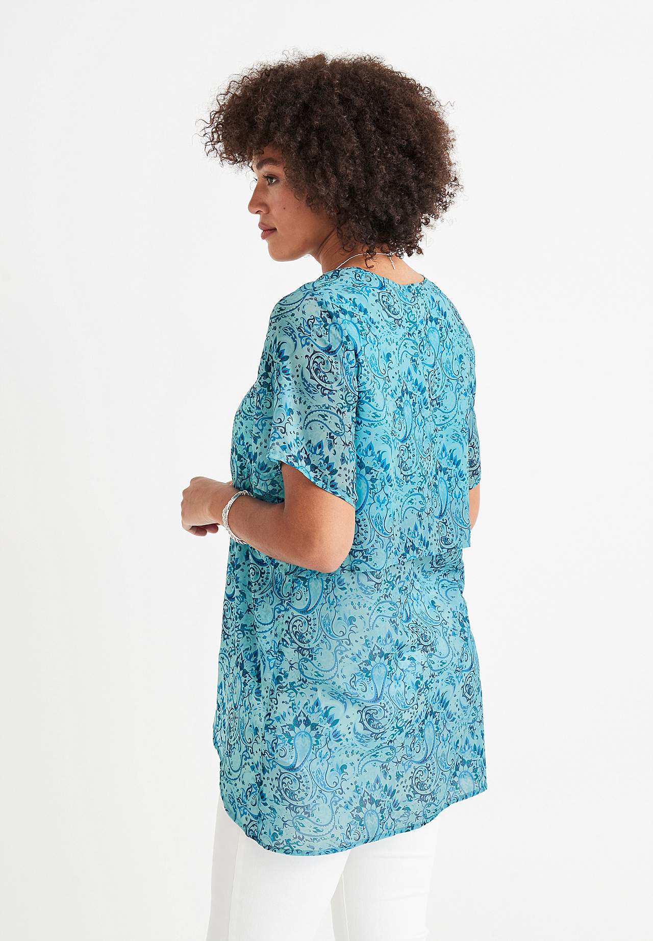 Chiffon-Tunika mit einem Paisley-Muster