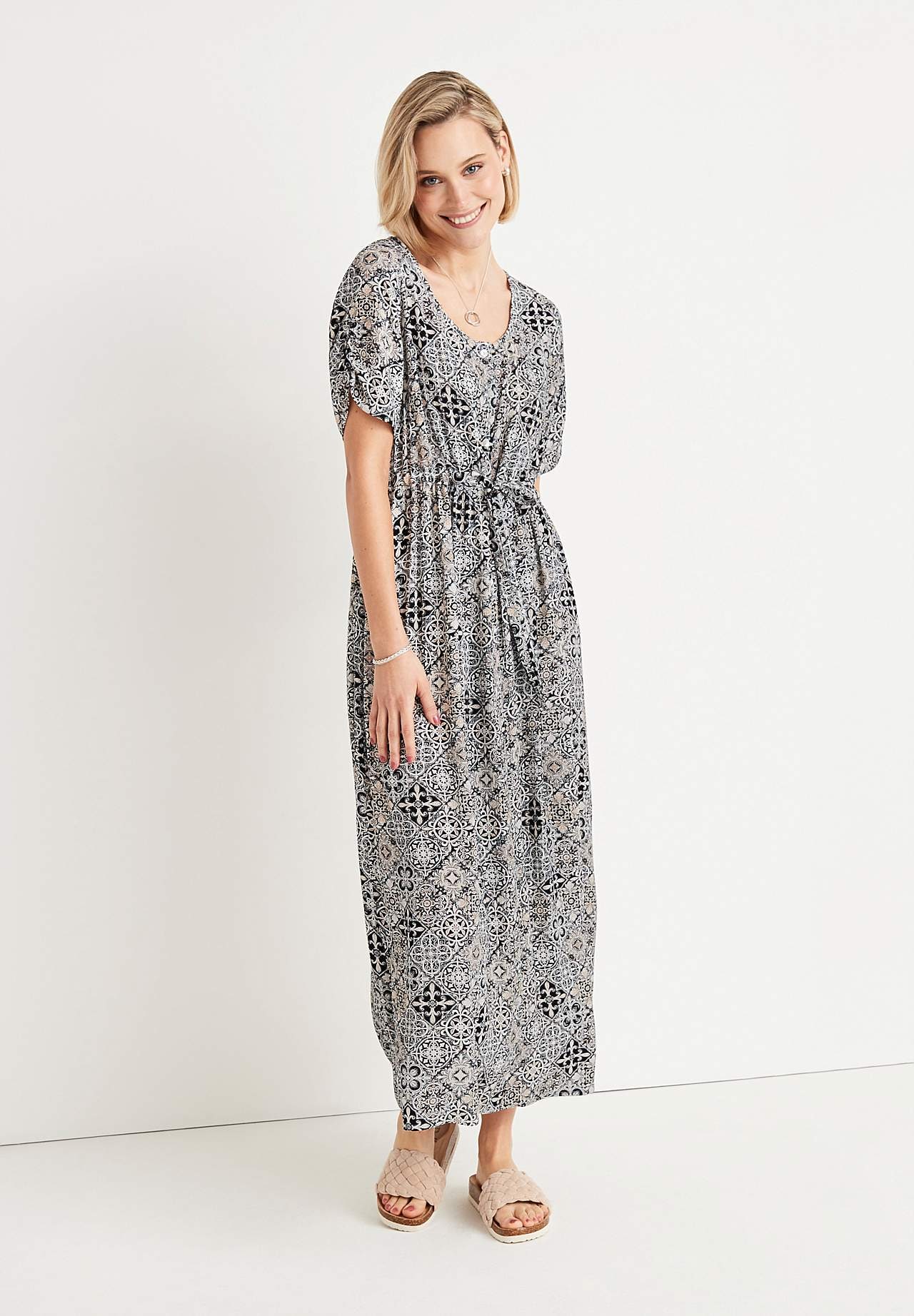Kleid aus Krepp mit Bindeband in der Taille Mia