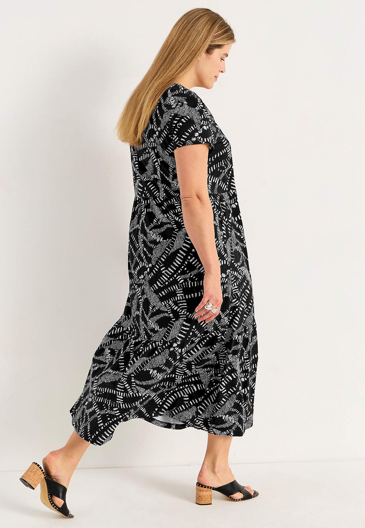 Gemustertes Jerseykleid mit Rüschenrock