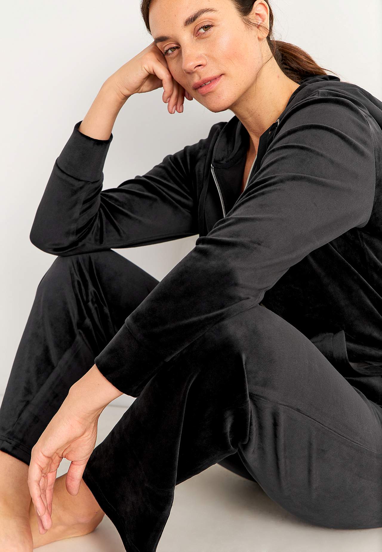 Zweiteiliges Velour-Set