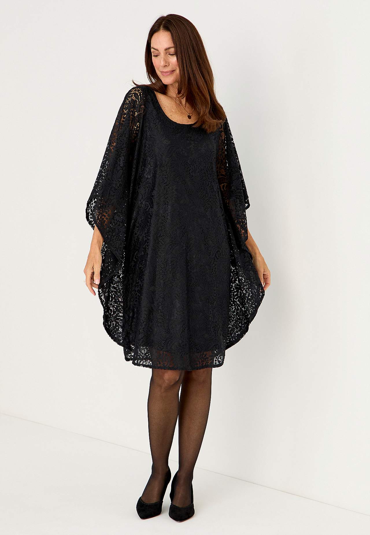 Kurzes Spitzenkleid