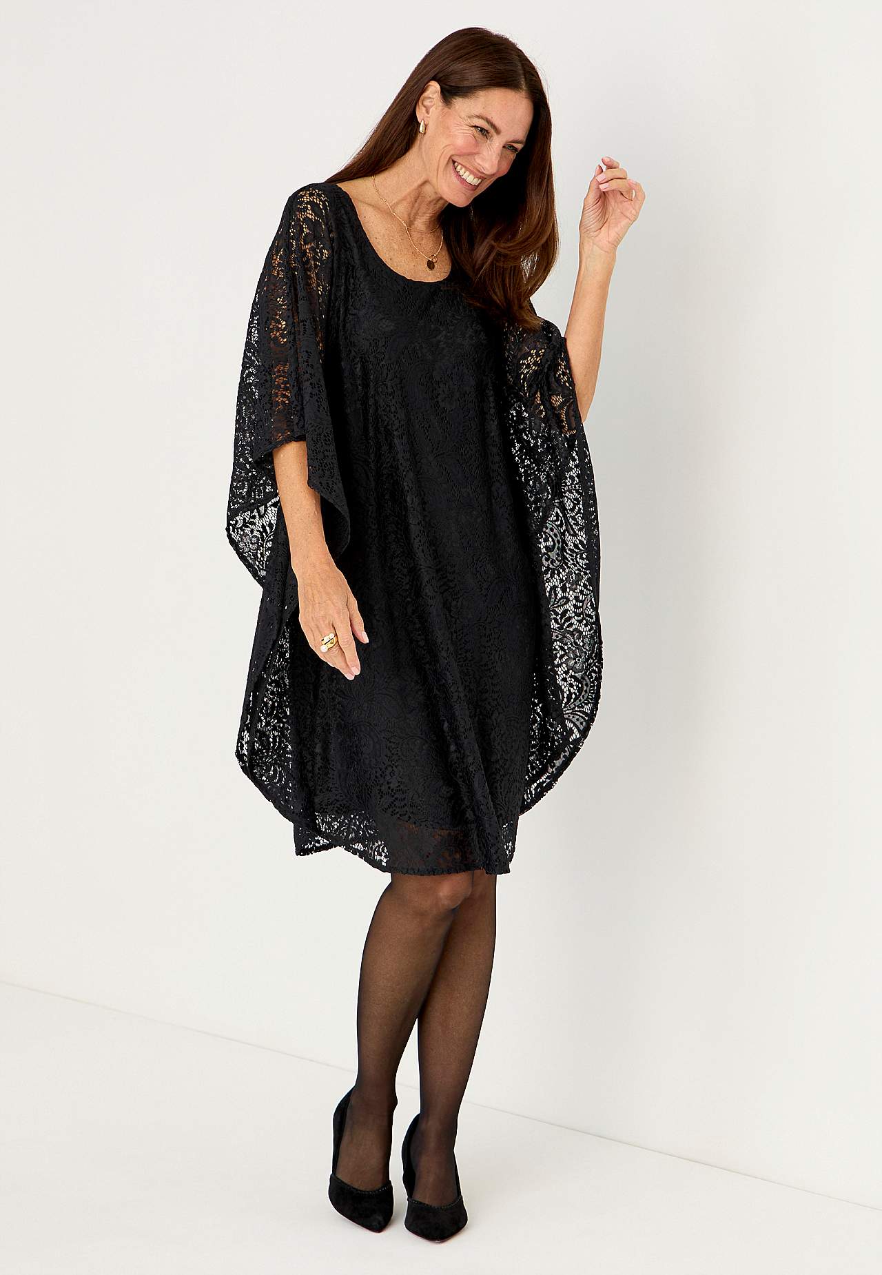 Kurzes Spitzenkleid