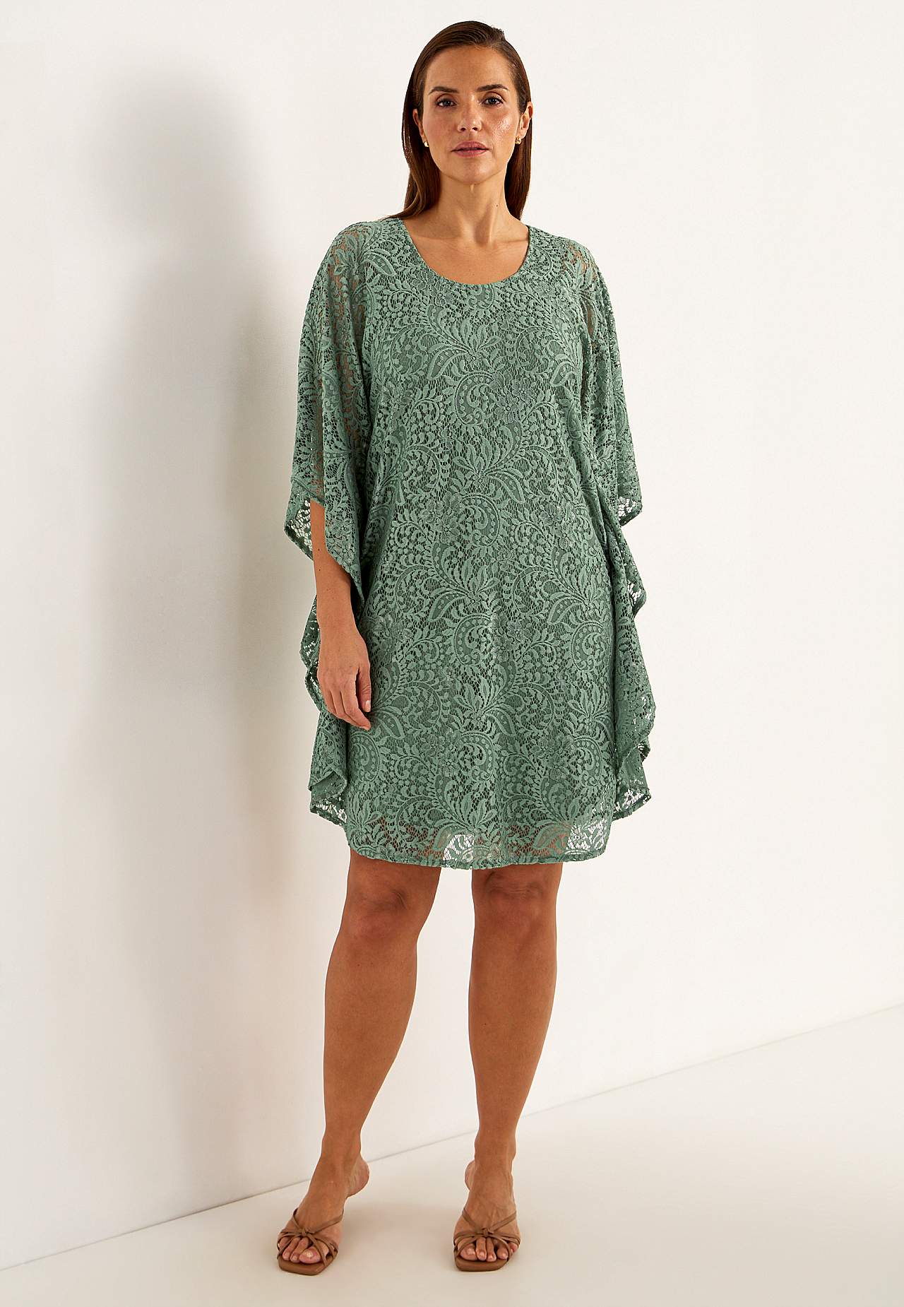 Kurzes Spitzenkleid