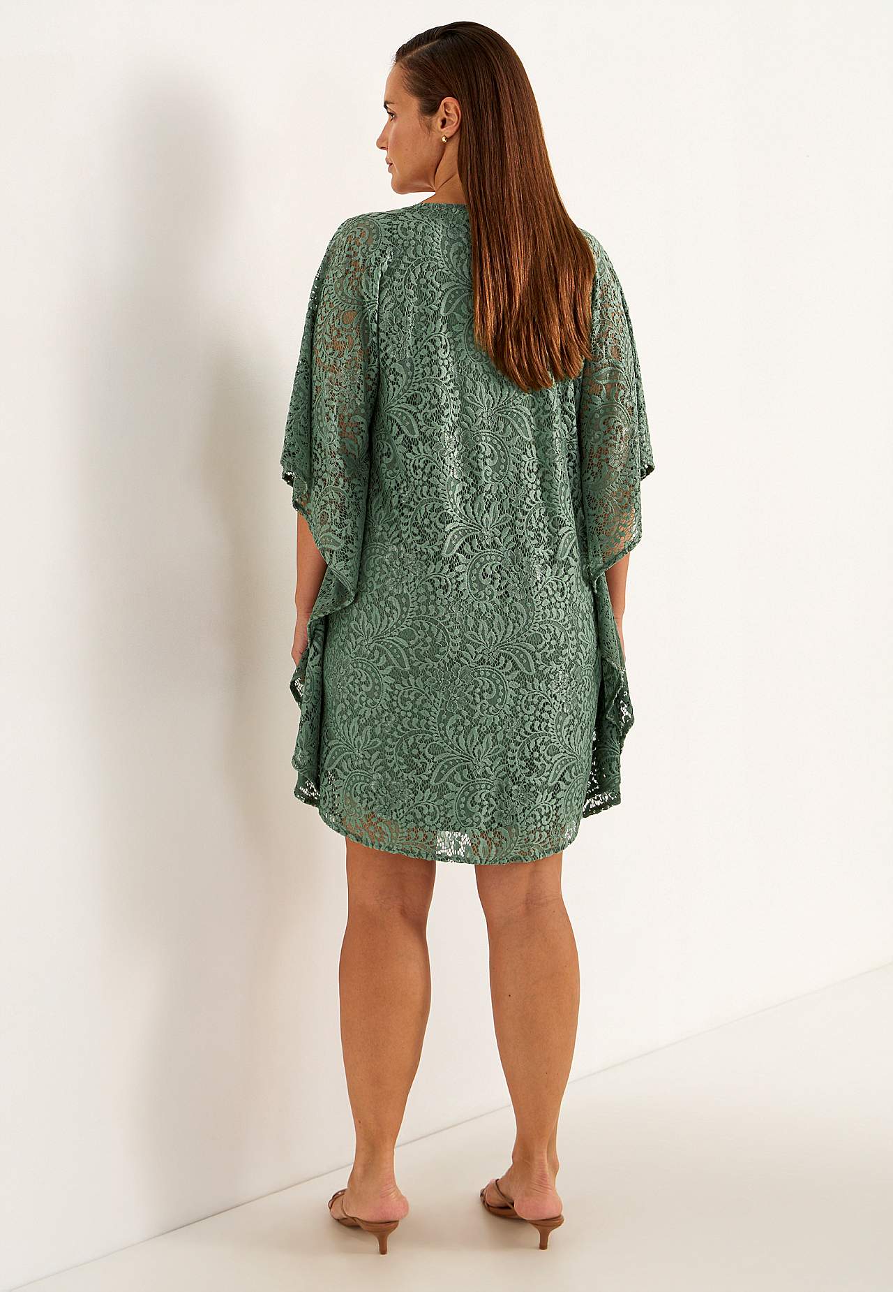 Kurzes Spitzenkleid