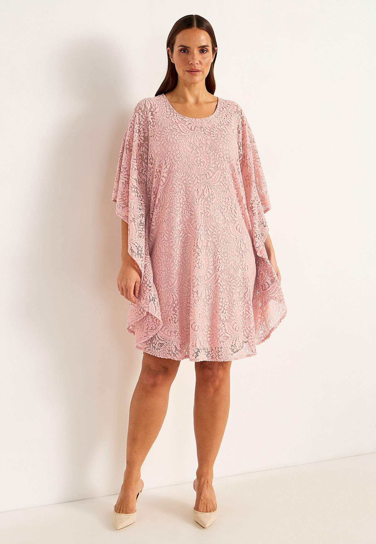 Kurzes Spitzenkleid