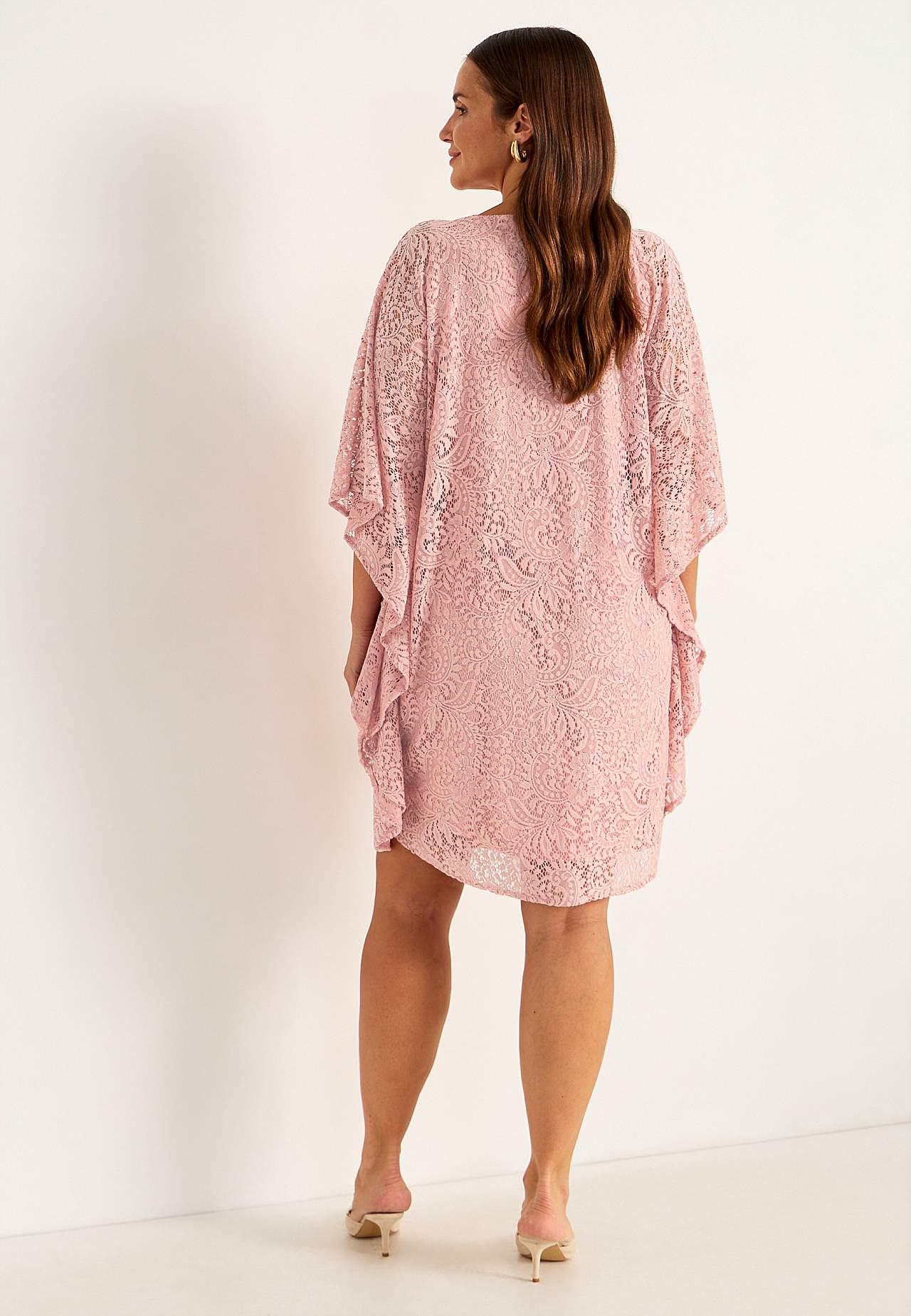 Kurzes Spitzenkleid