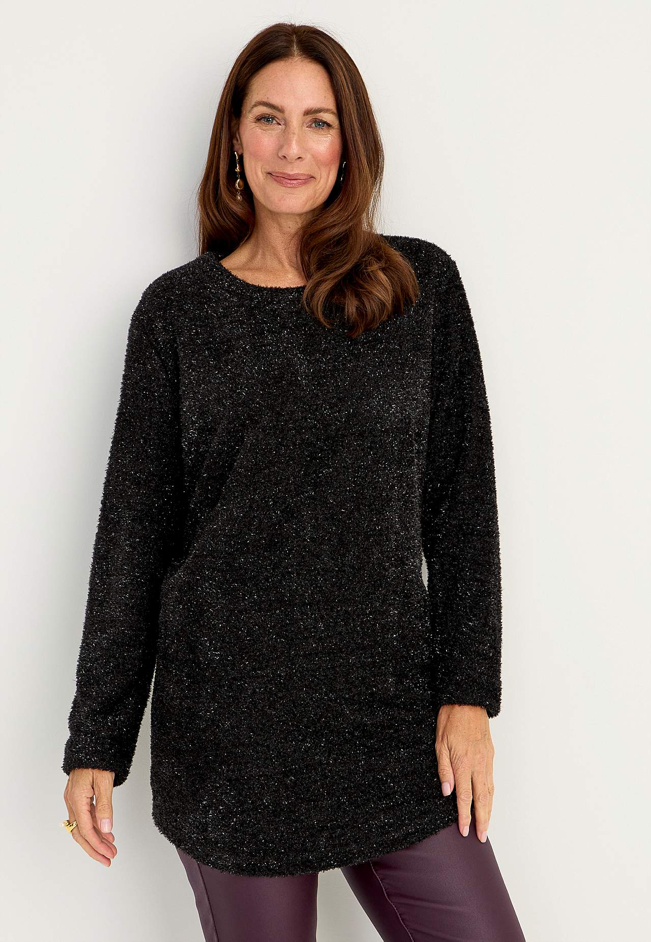 Glänzender, gestrickter Pullover
