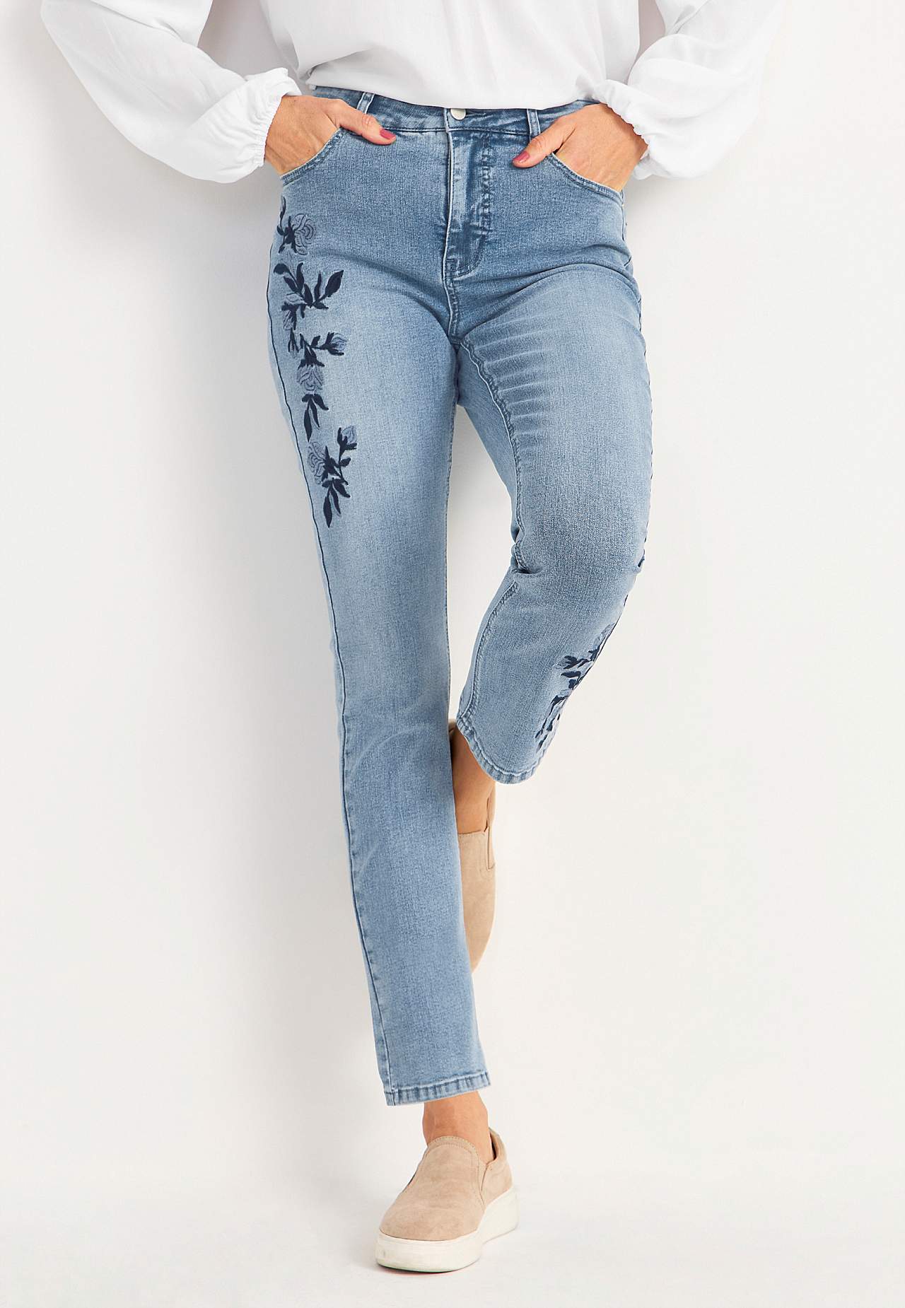 Knöcheljeans mit Stickerei Emmy
