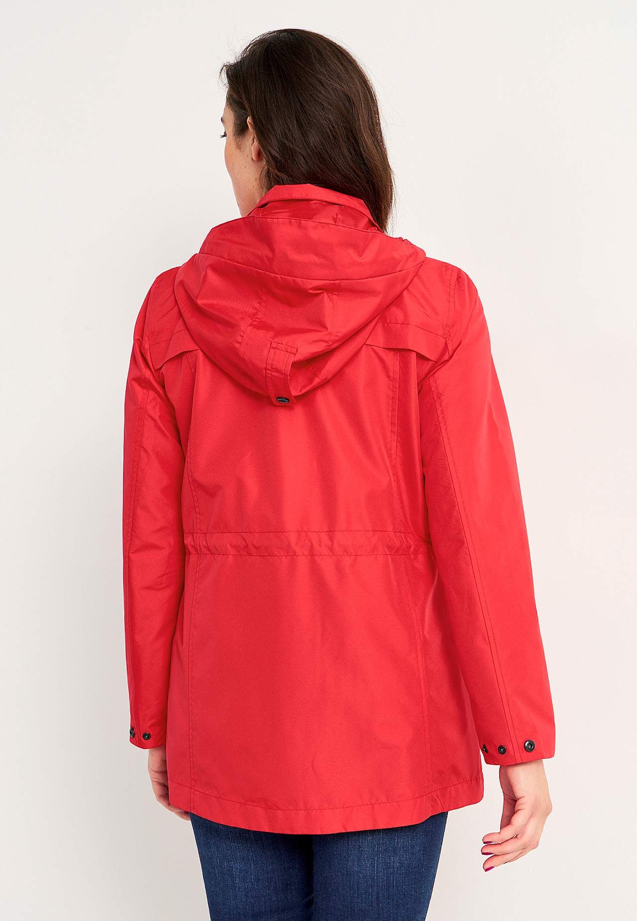 Winddichte Jacke mit Kapuze