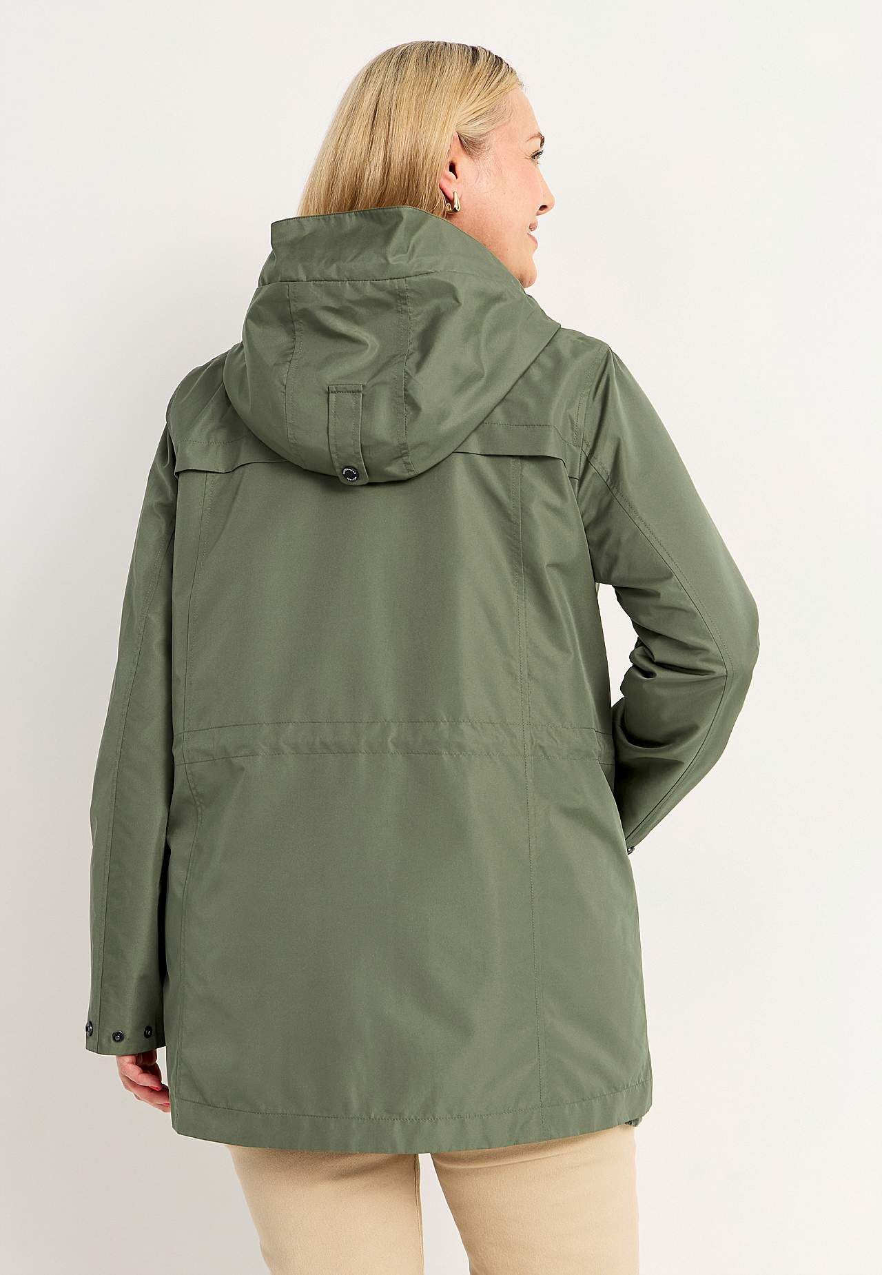 Winddichte Jacke mit Kapuze