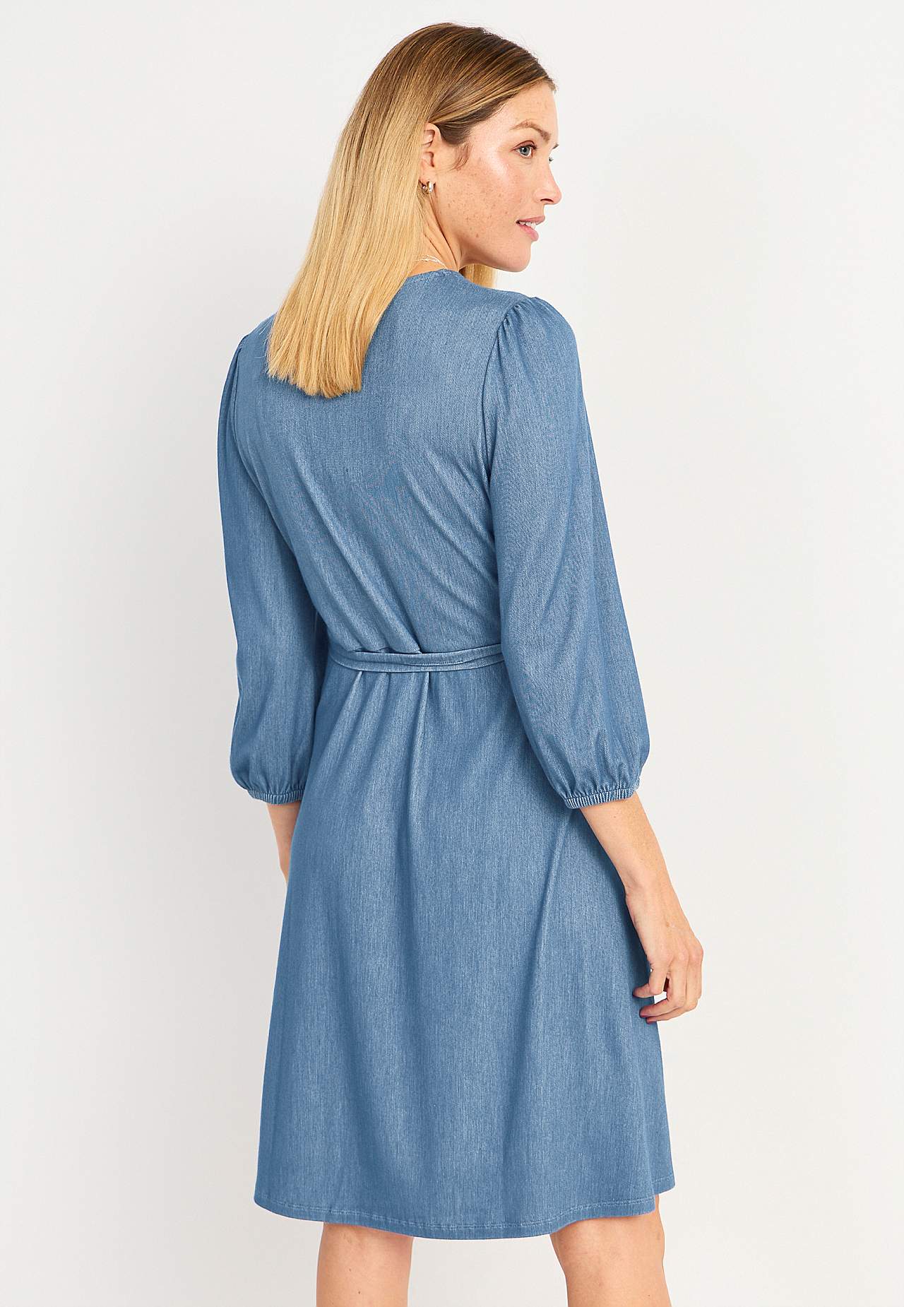 Kleid aus Denim-Jersey mit Gürtel zum selberbinden