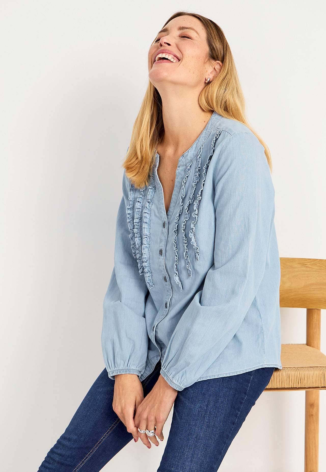 Jeanshemd mit Volants Details