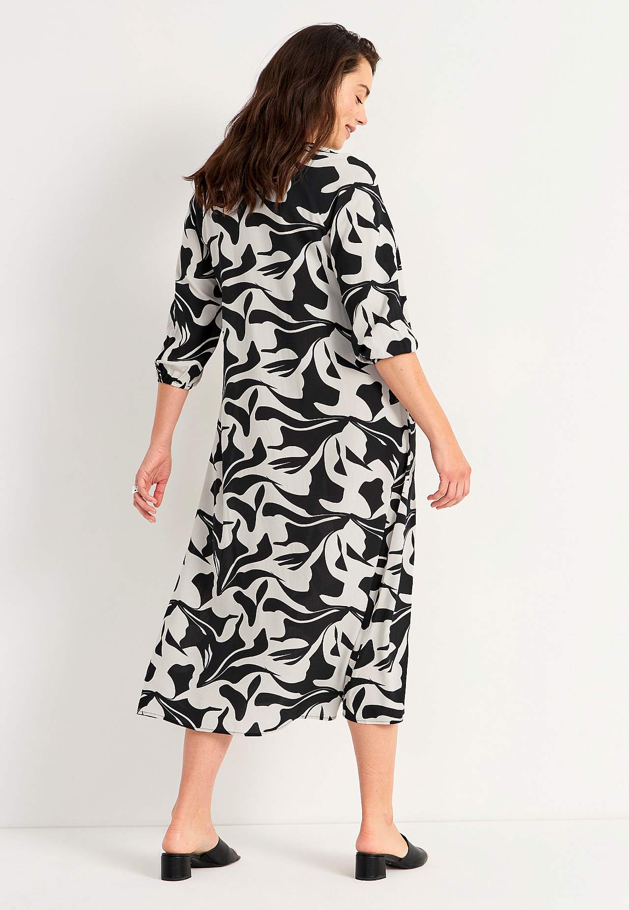 Gemustertes, breites Viskosekleid