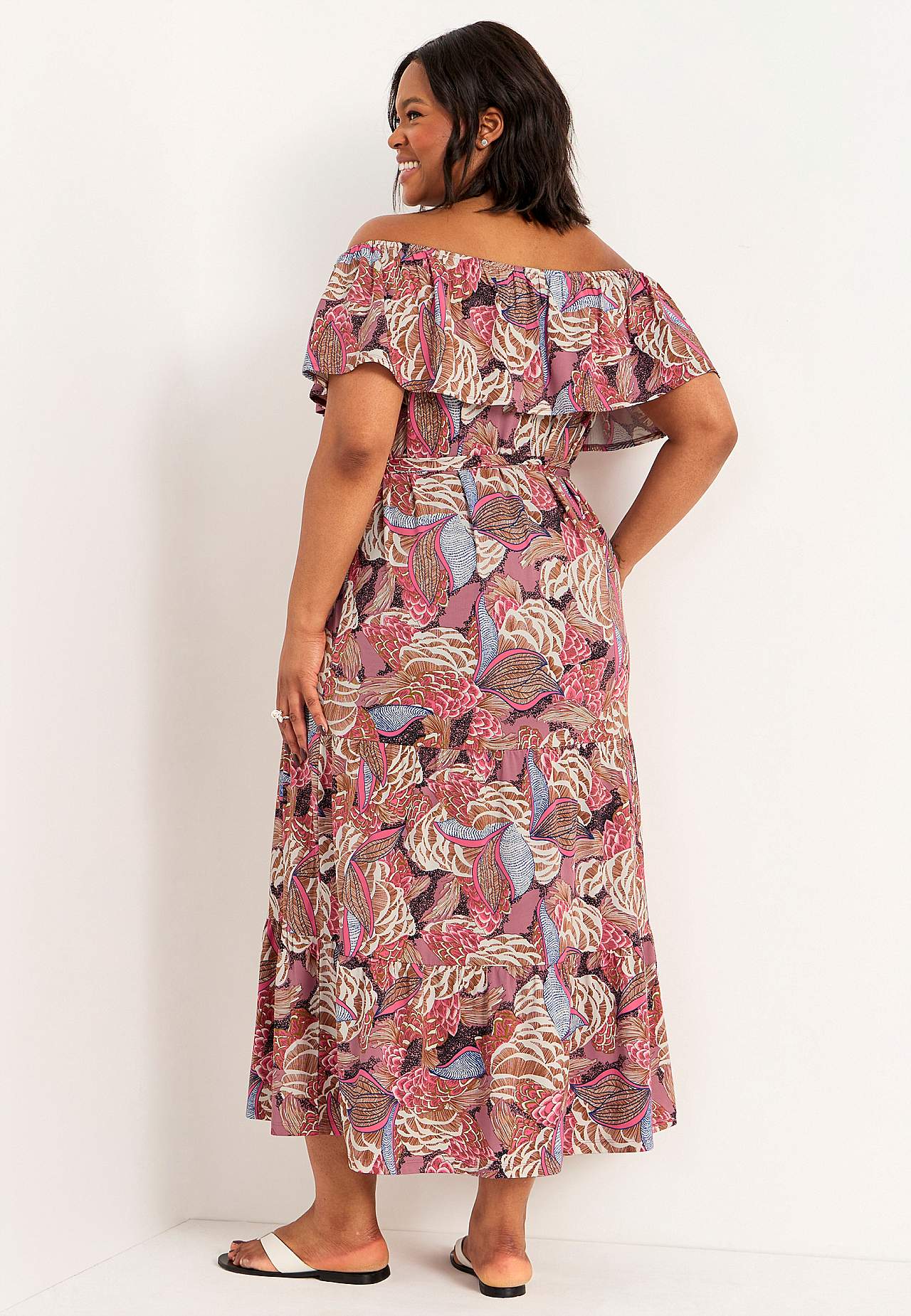 Gemustertes schulterfreies Kleid