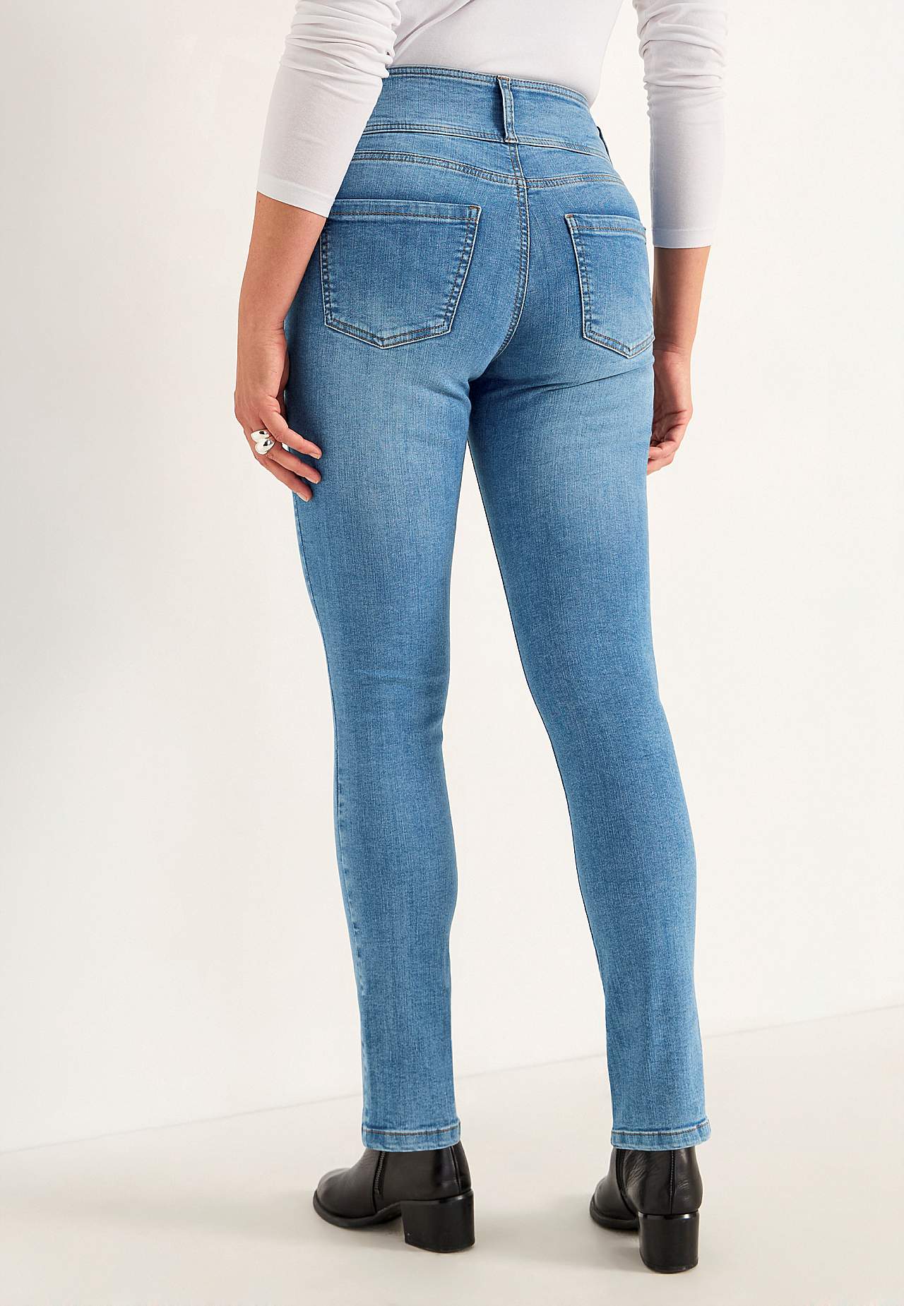 Schmale Jeans mit hohem Schnitt - drei Längen