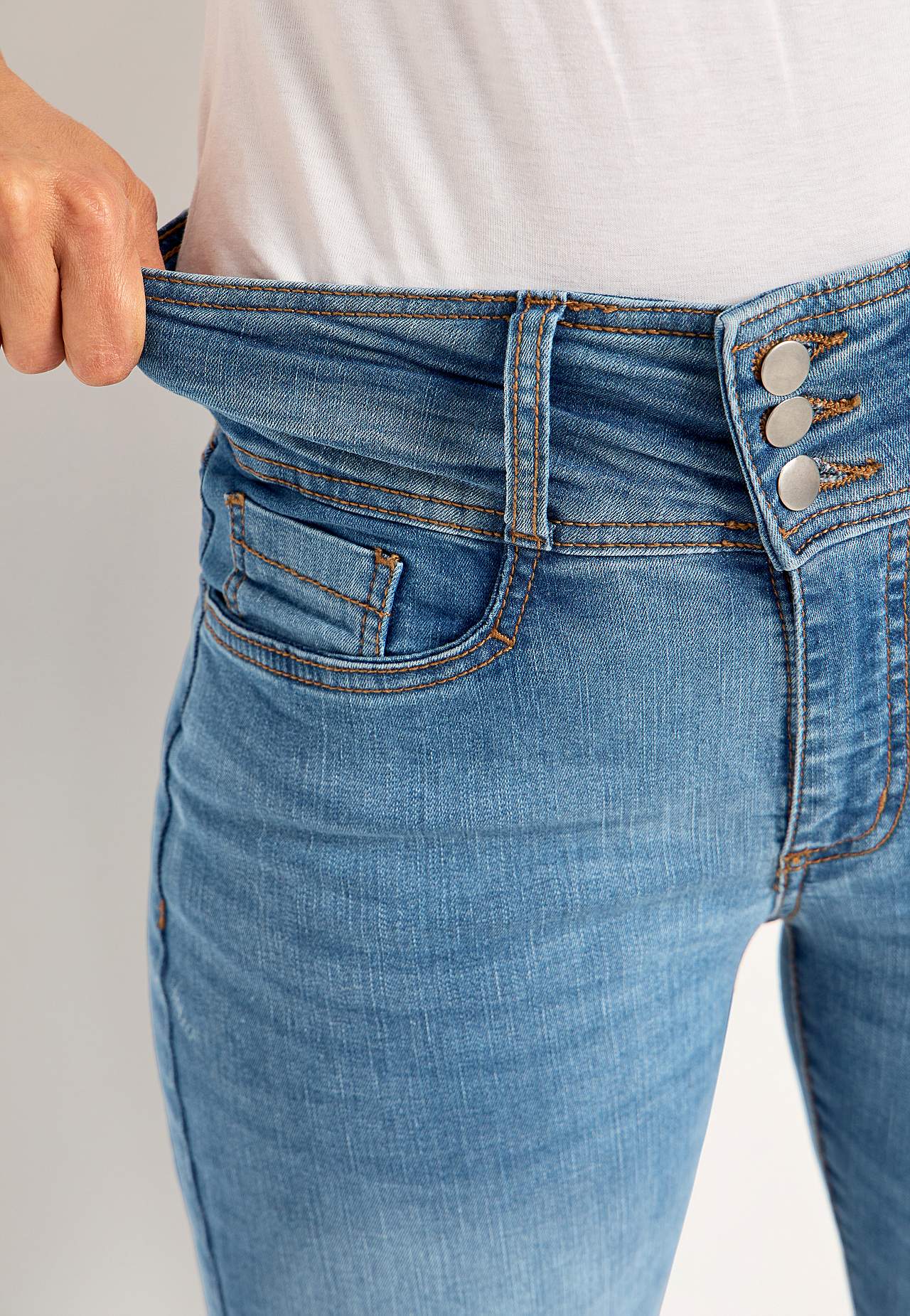 Bootcut-Jeans mit hohem Bund Jennifer