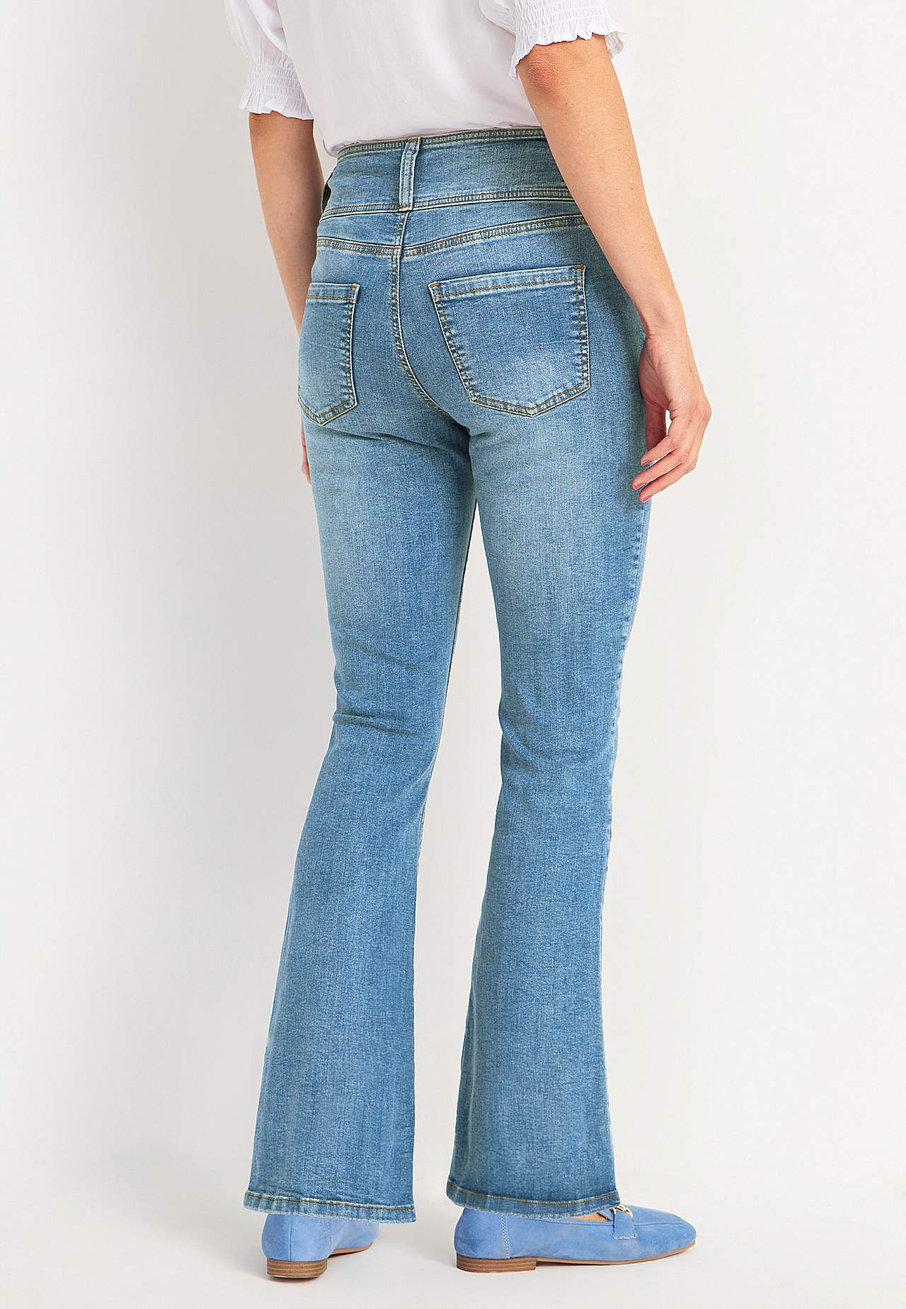 Bootcut-Jeans mit hohem Bund