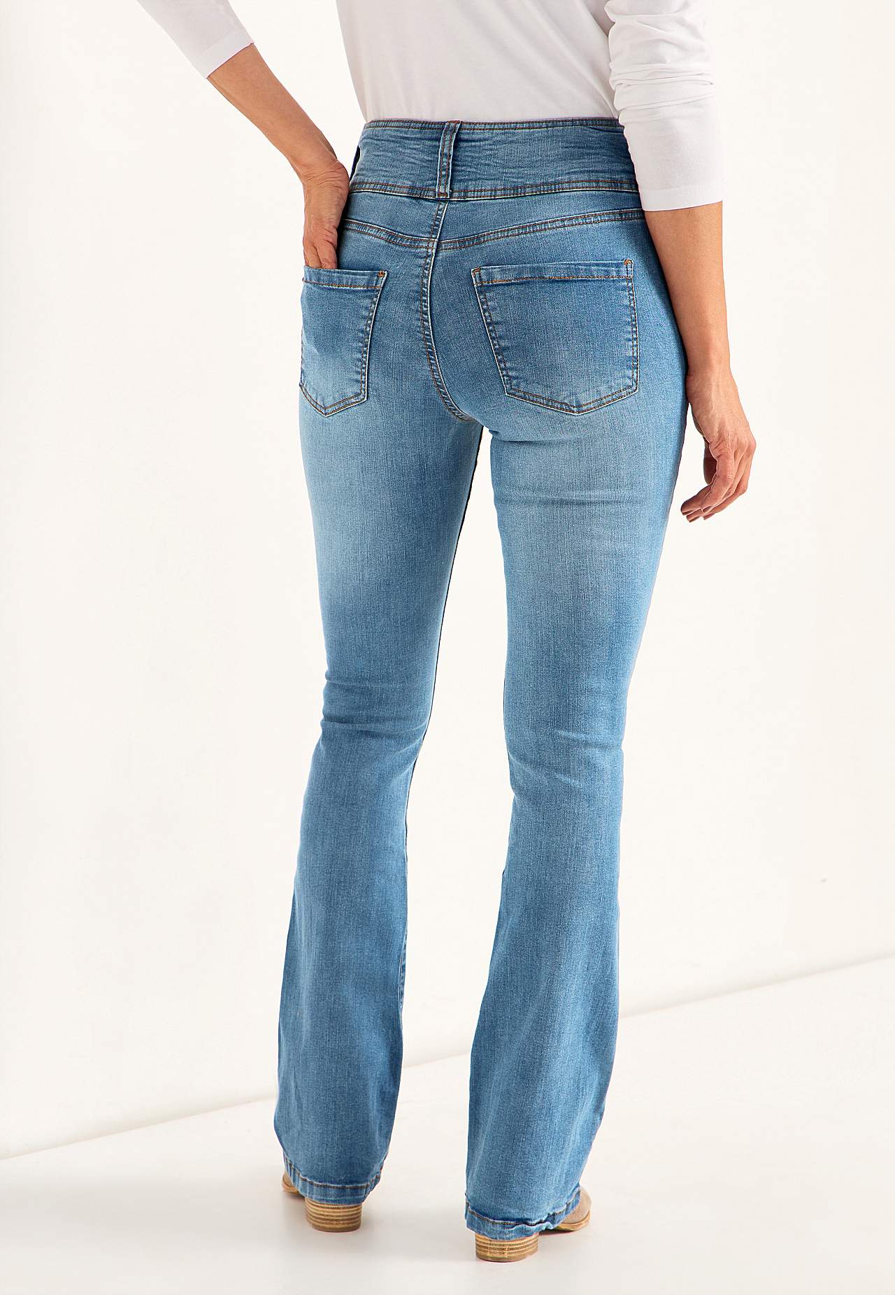 Bootcut-Jeans mit hohem Bund Jennifer