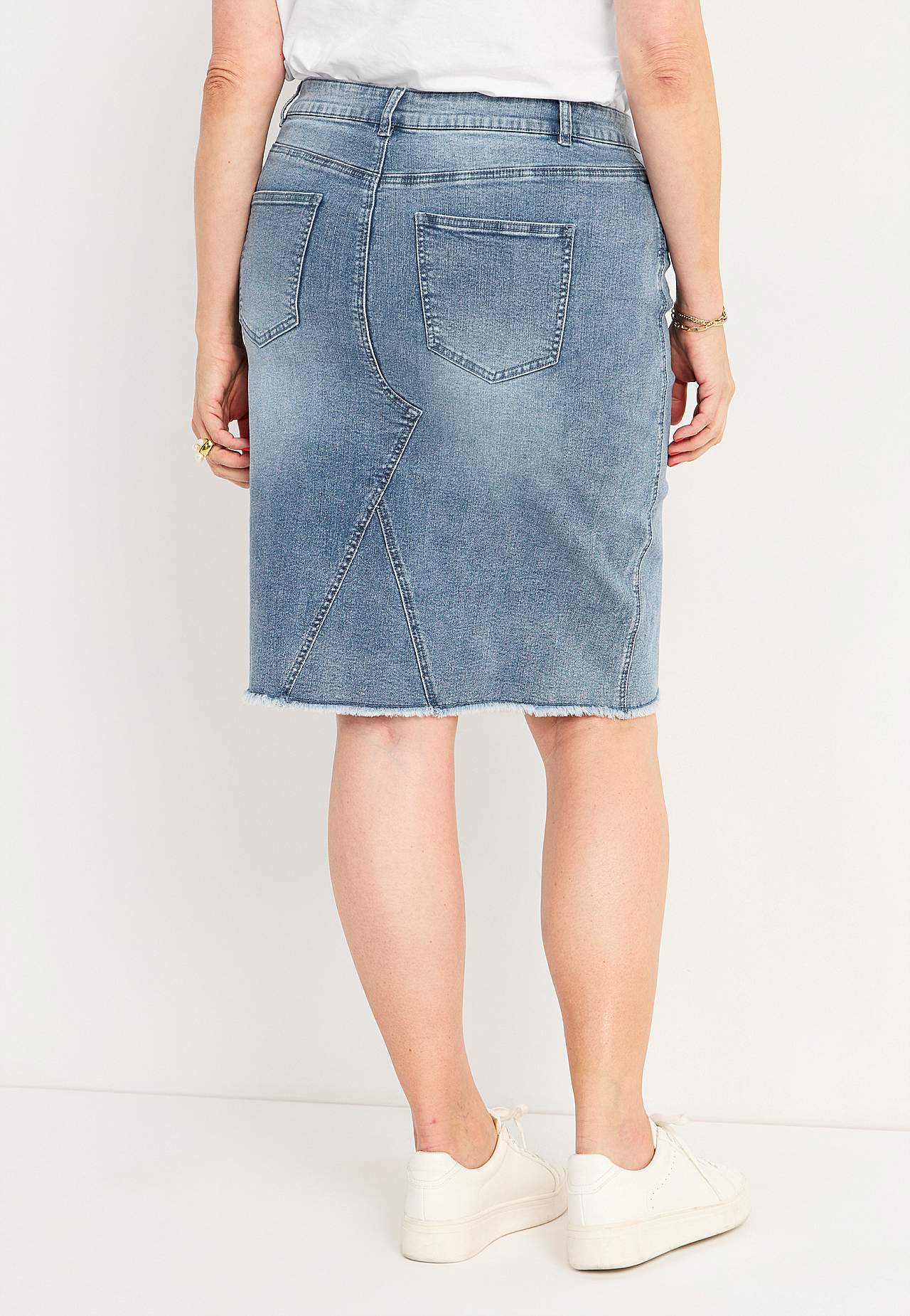 Jeansrock mit Stickereien